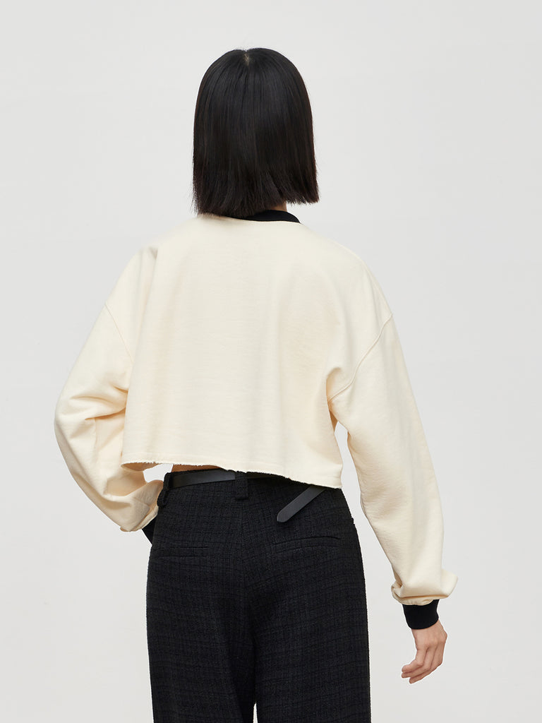 MO&Co. Women's Cropped Sweetheart Print Sweatshirt Loose Causal Round Neck Top Shirt