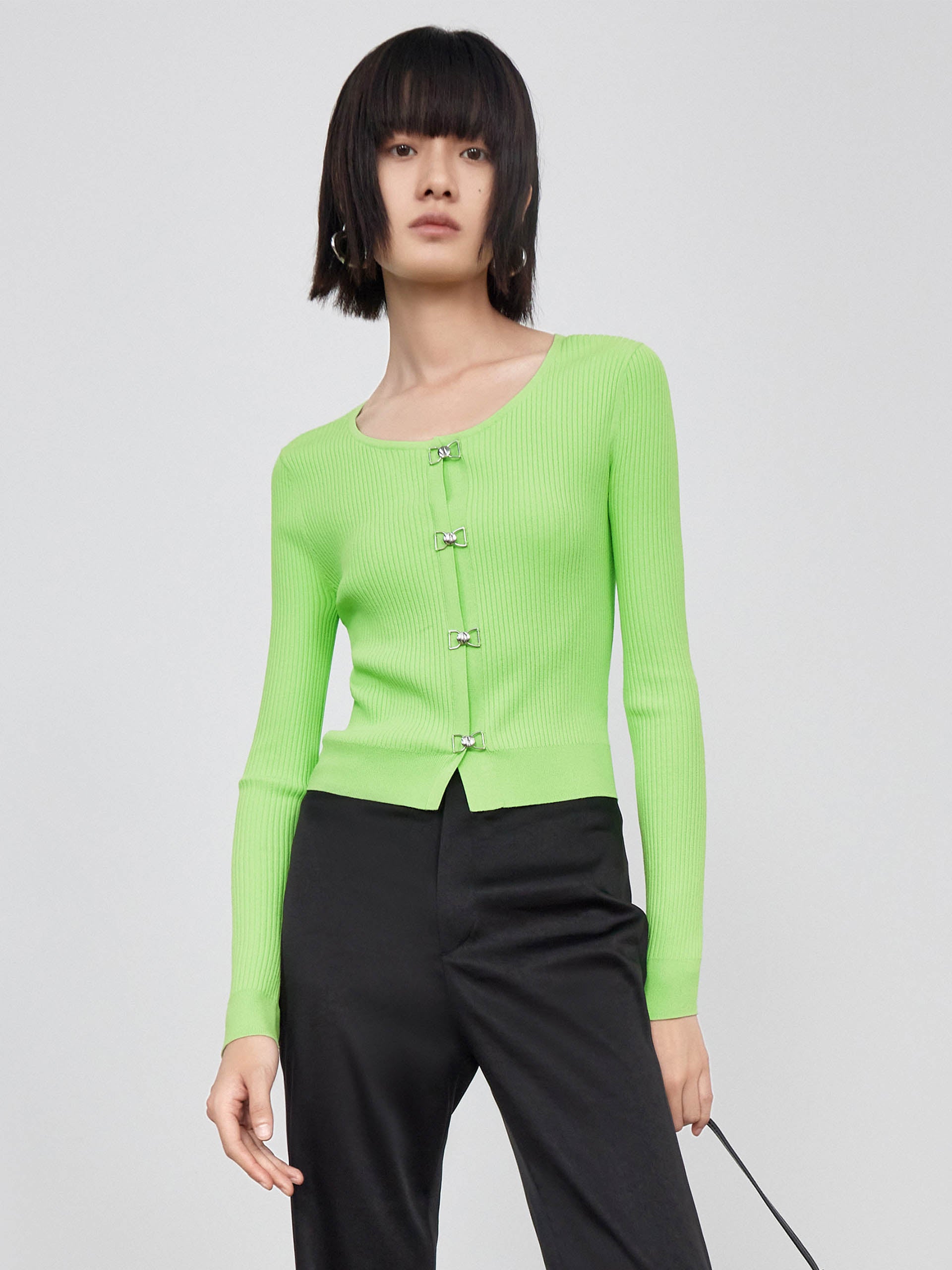 MO&Co. Women's Cropped Knit Top with Metal Buttons Fitted Casual casual top