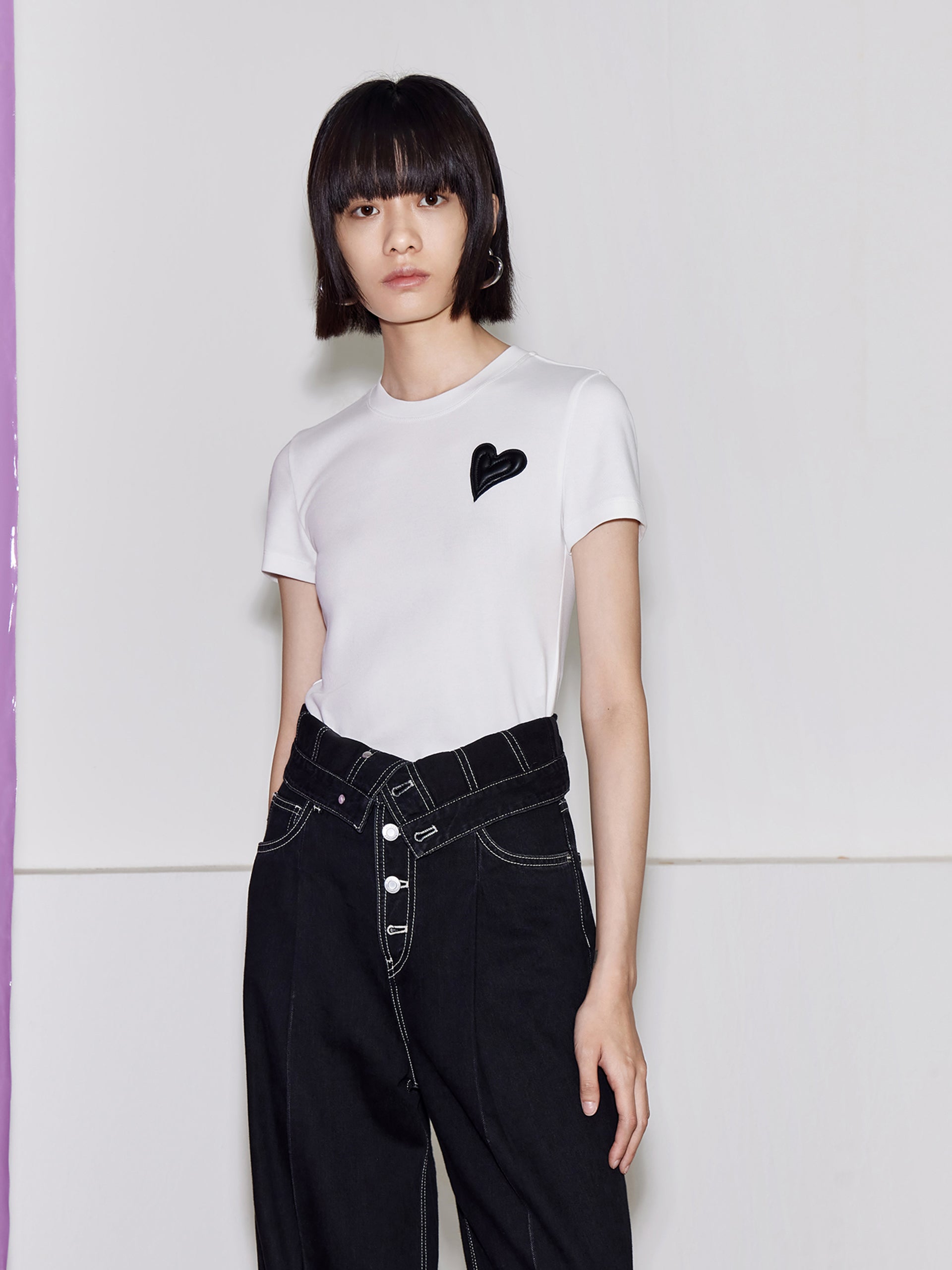 MO&Co. Women's Cotton Slim Fit T-shirt Fitted Chic Round Neck Black And White