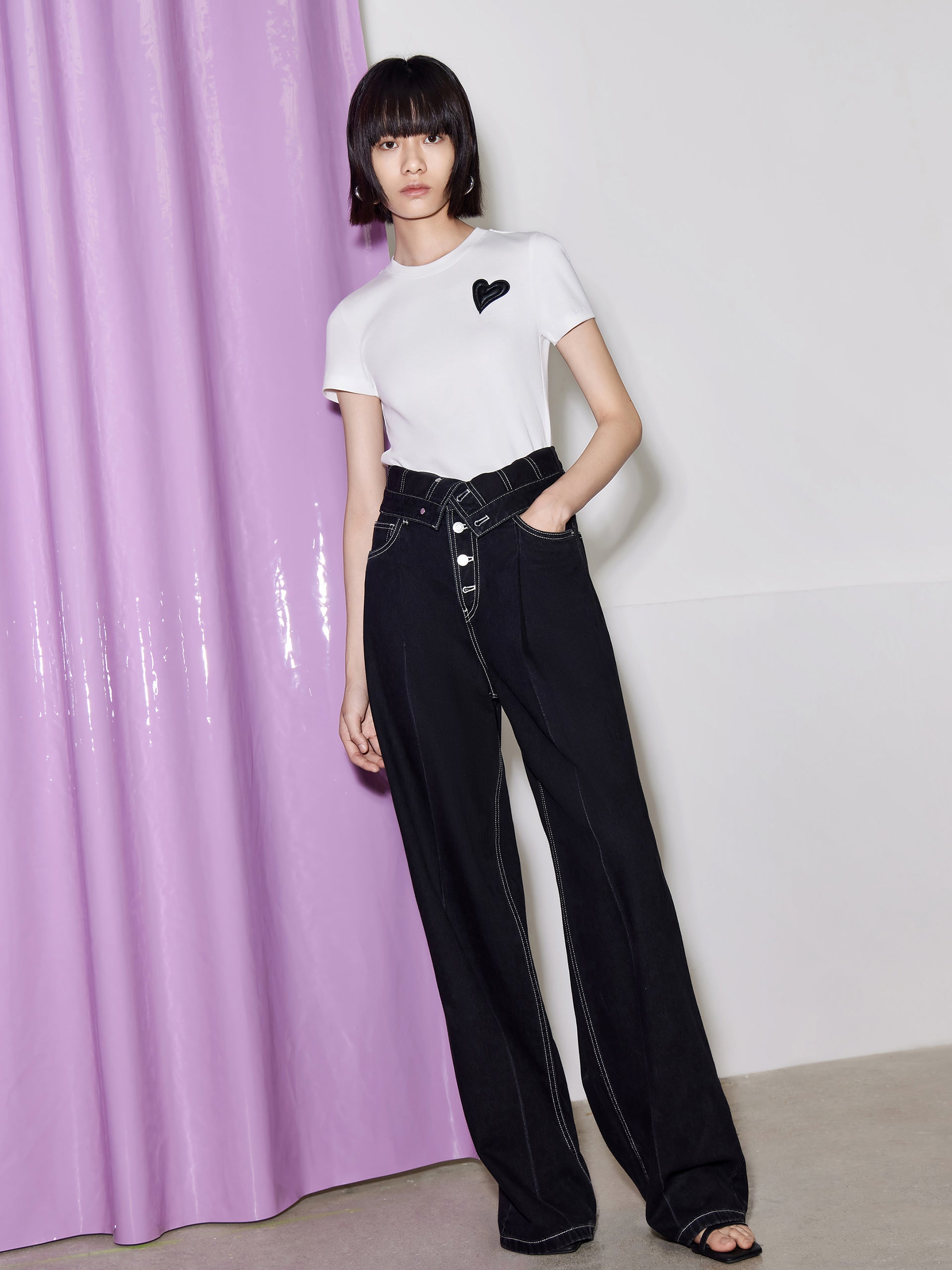 MO&Co. Women's Cotton Slim Fit T-shirt Fitted Chic Round Neck Black And White