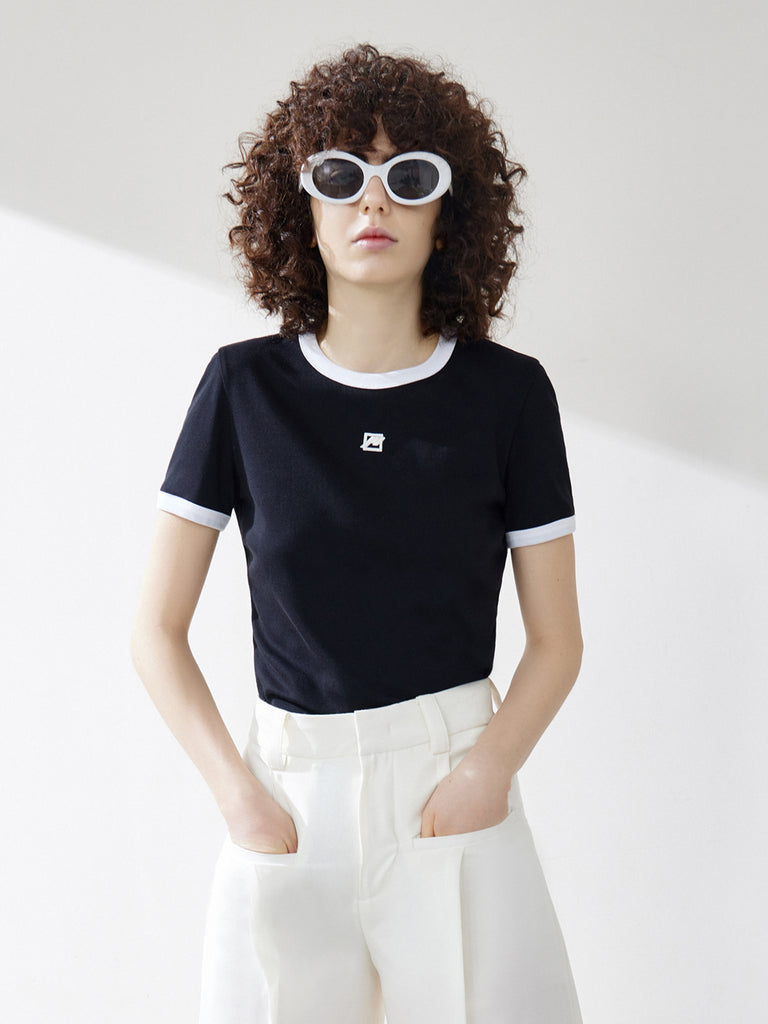 MO&Co. Women's Contrast LOGO Cotton T-shirt Fitted Casual Round Neck 