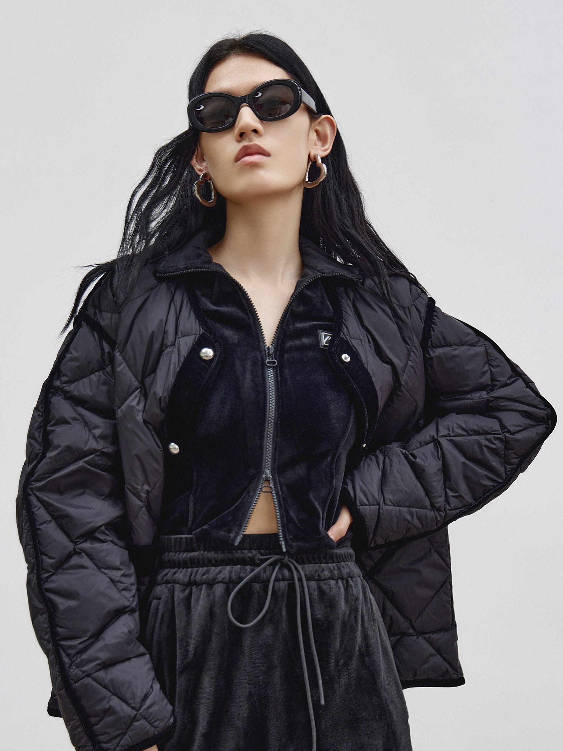 MO&Co. Women's Contrast Light Down Jacket Loose Casual Ladies Jacket