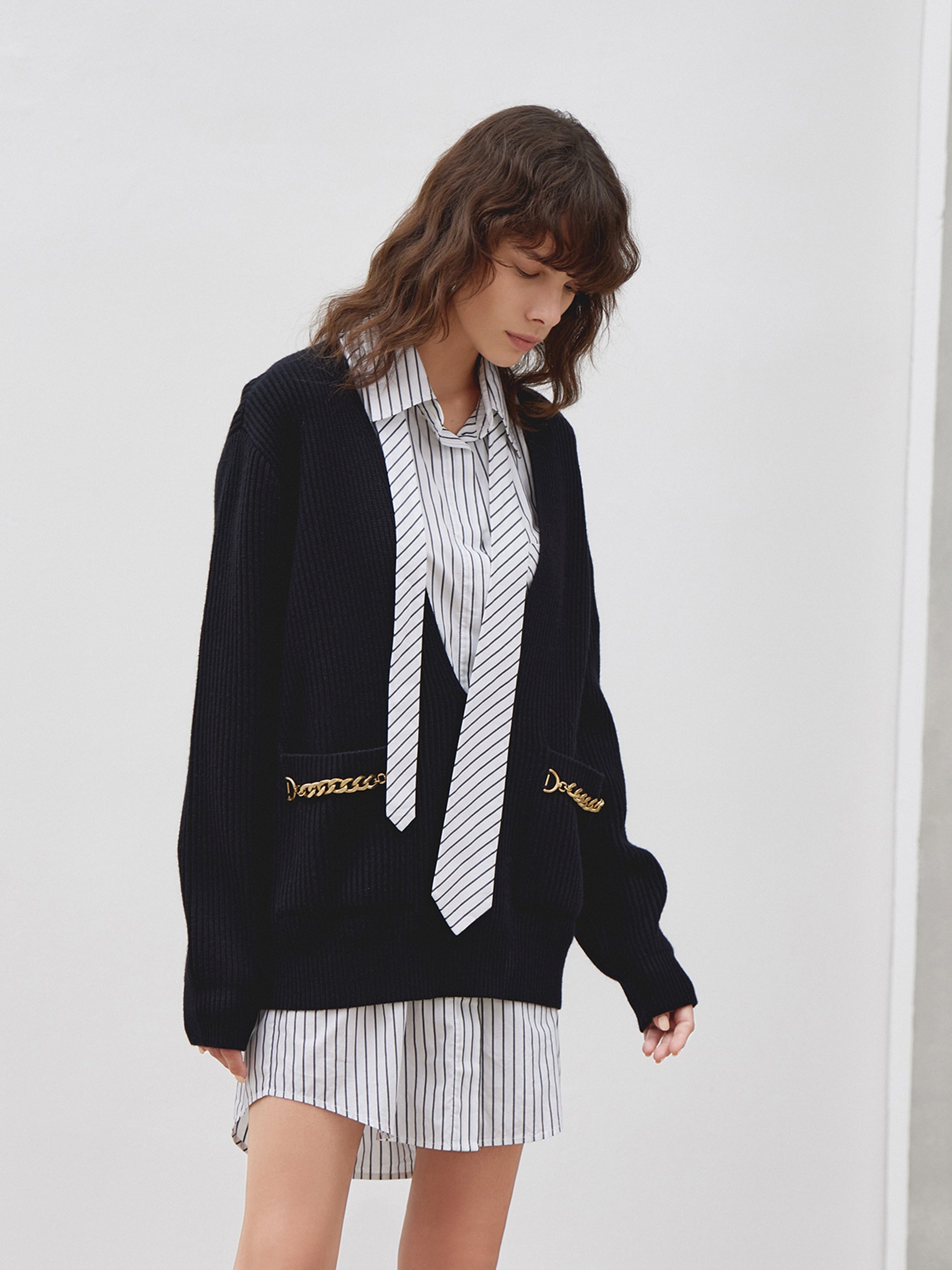 MO&Co. Women's Deep V-neck Sweater Loose Casual Fall Sweaters For Women