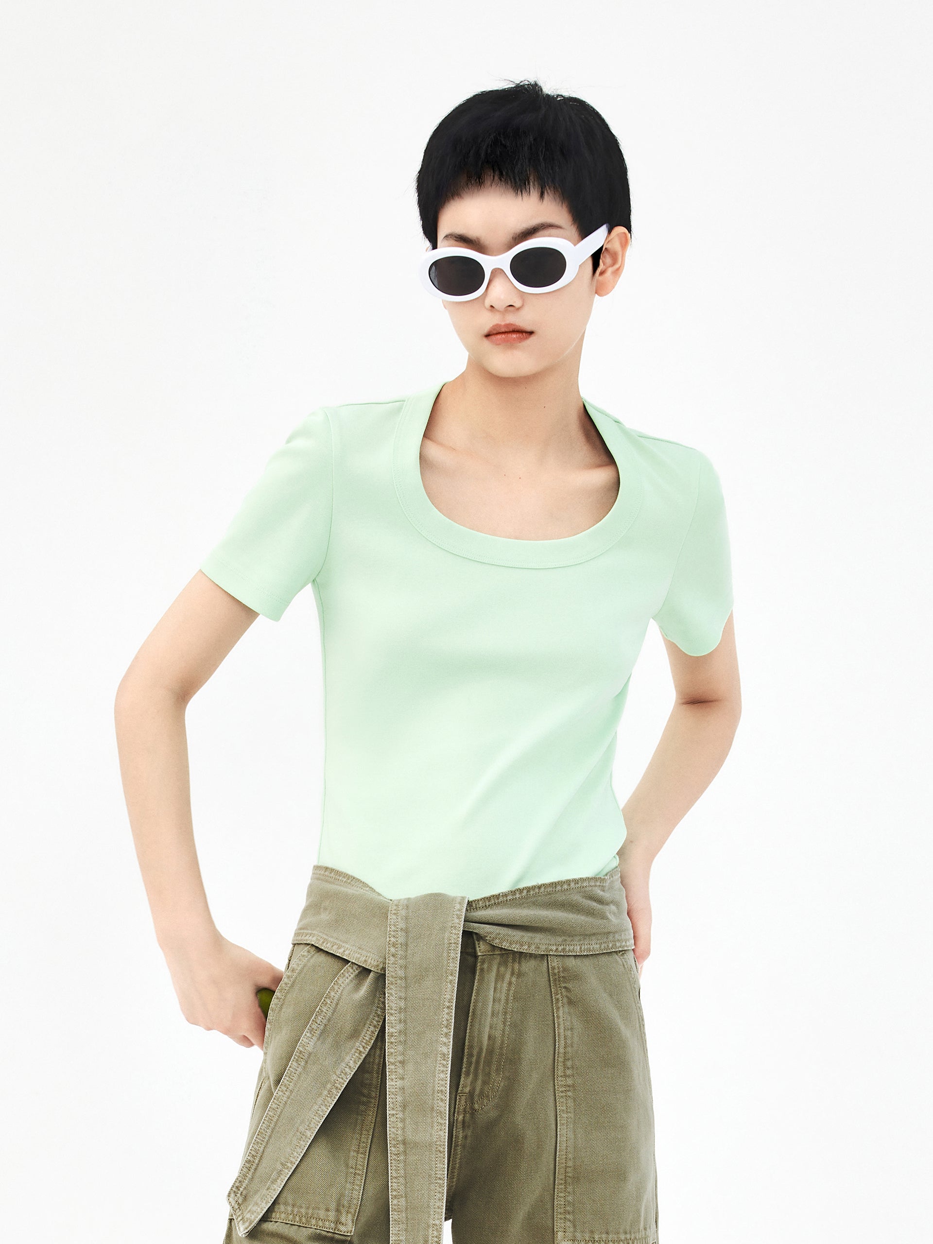 MO&Co. Women's Crewneck Elastic T-shirt Fitted Casual Square Neck