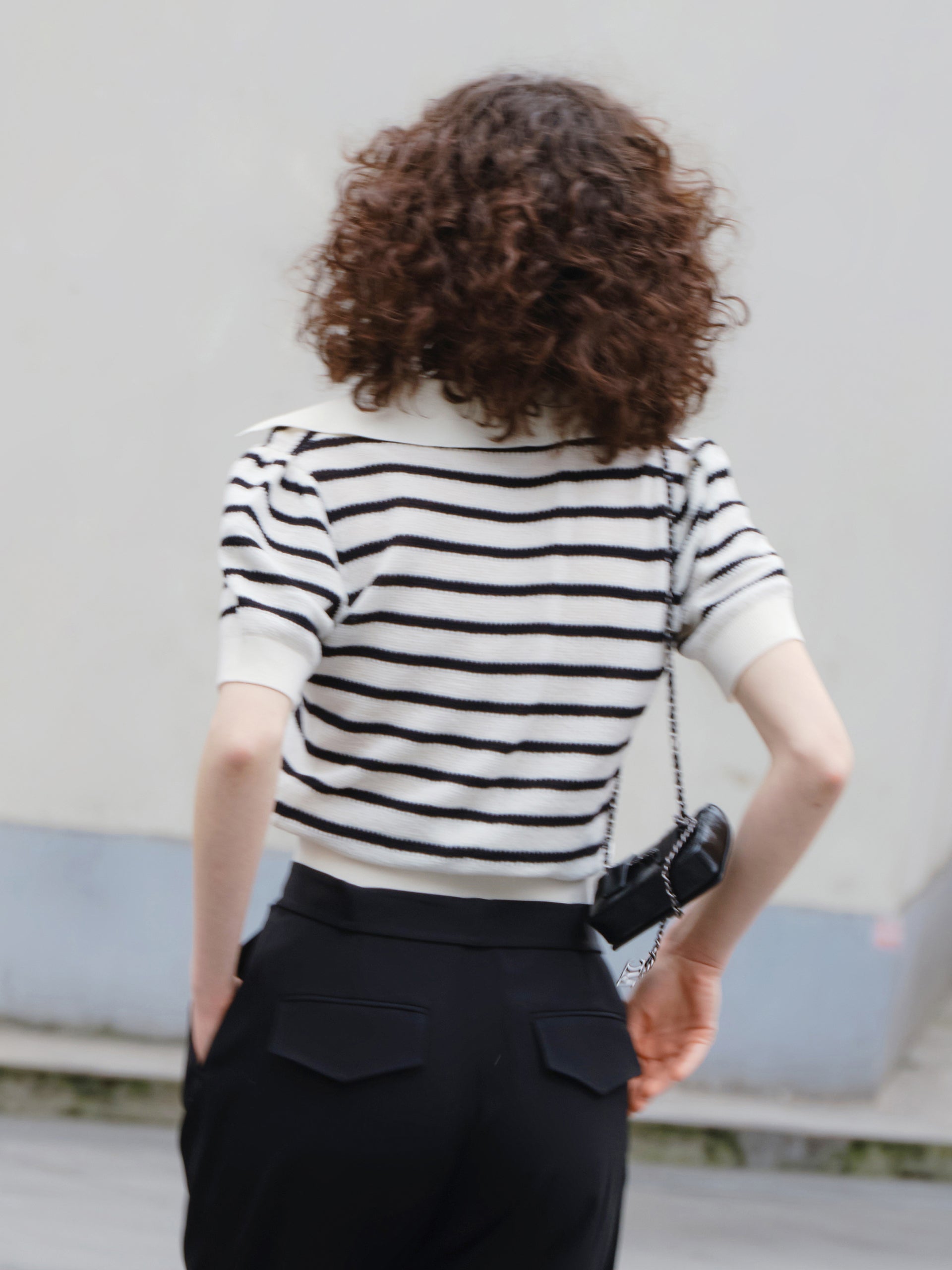 MO&Co. Women's Wool Stripe Cropped Knit Top Loose Casual V Neck Pullover