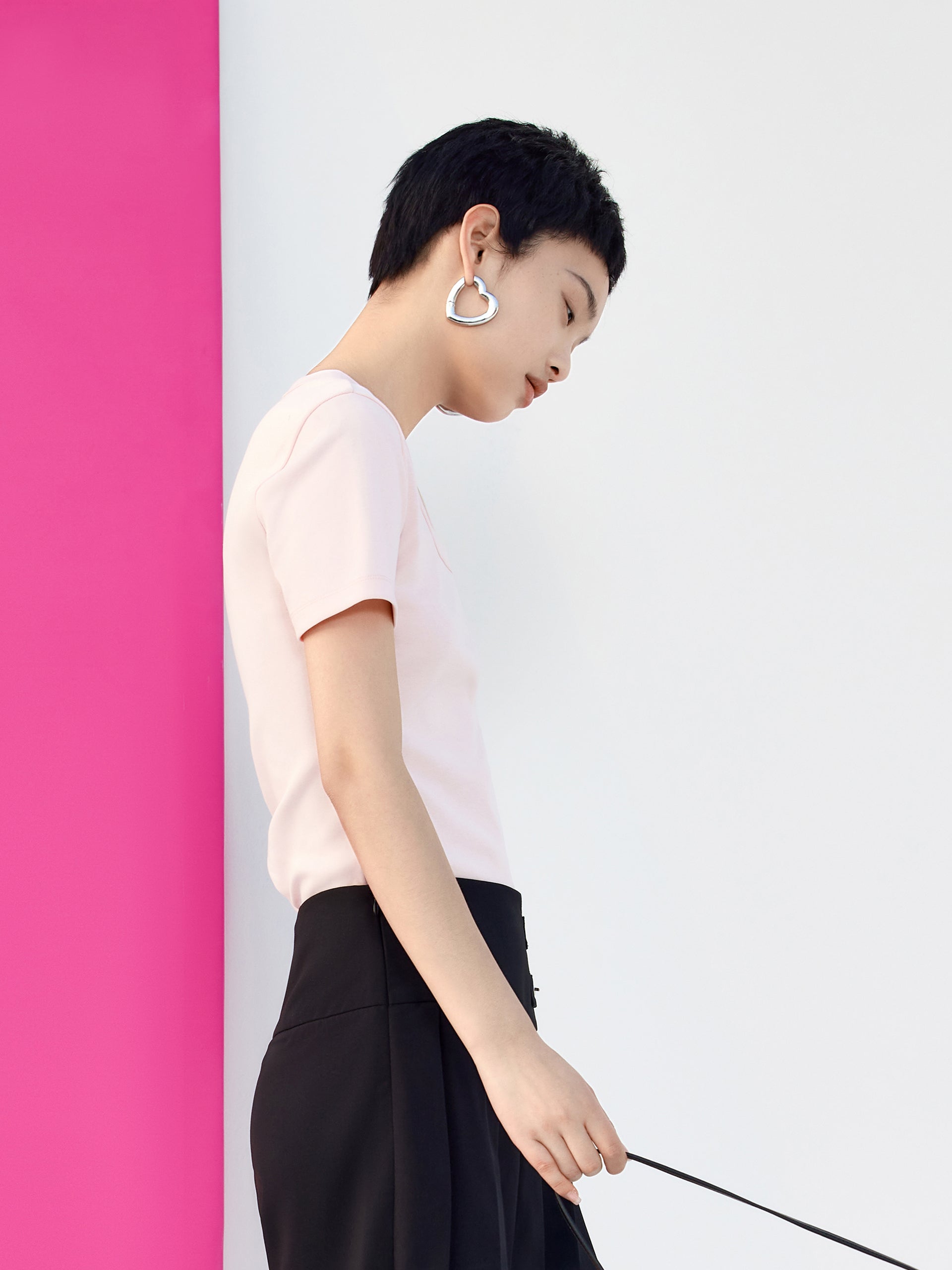 MO&Co. Women's Crewneck Elastic T-shirt Fitted Casual Square Neck