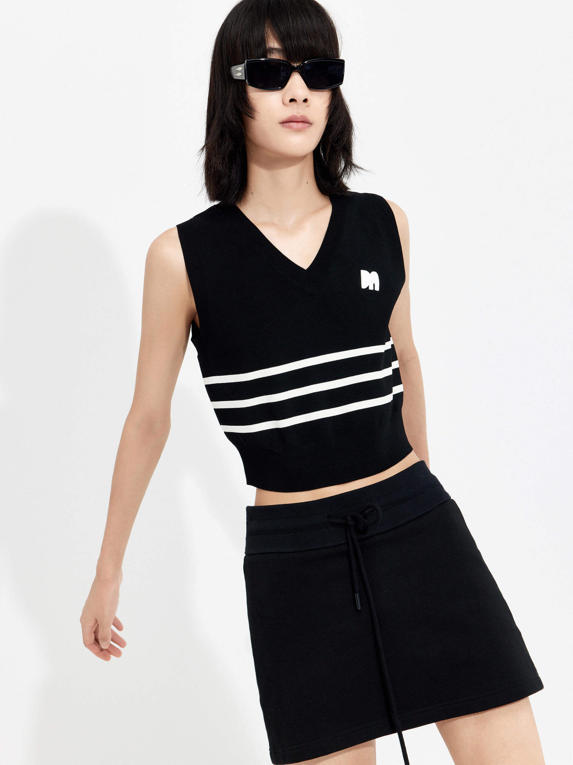 MO&Co. Women's Striped V-neck Knitted Cropped Vest for Summer in Black