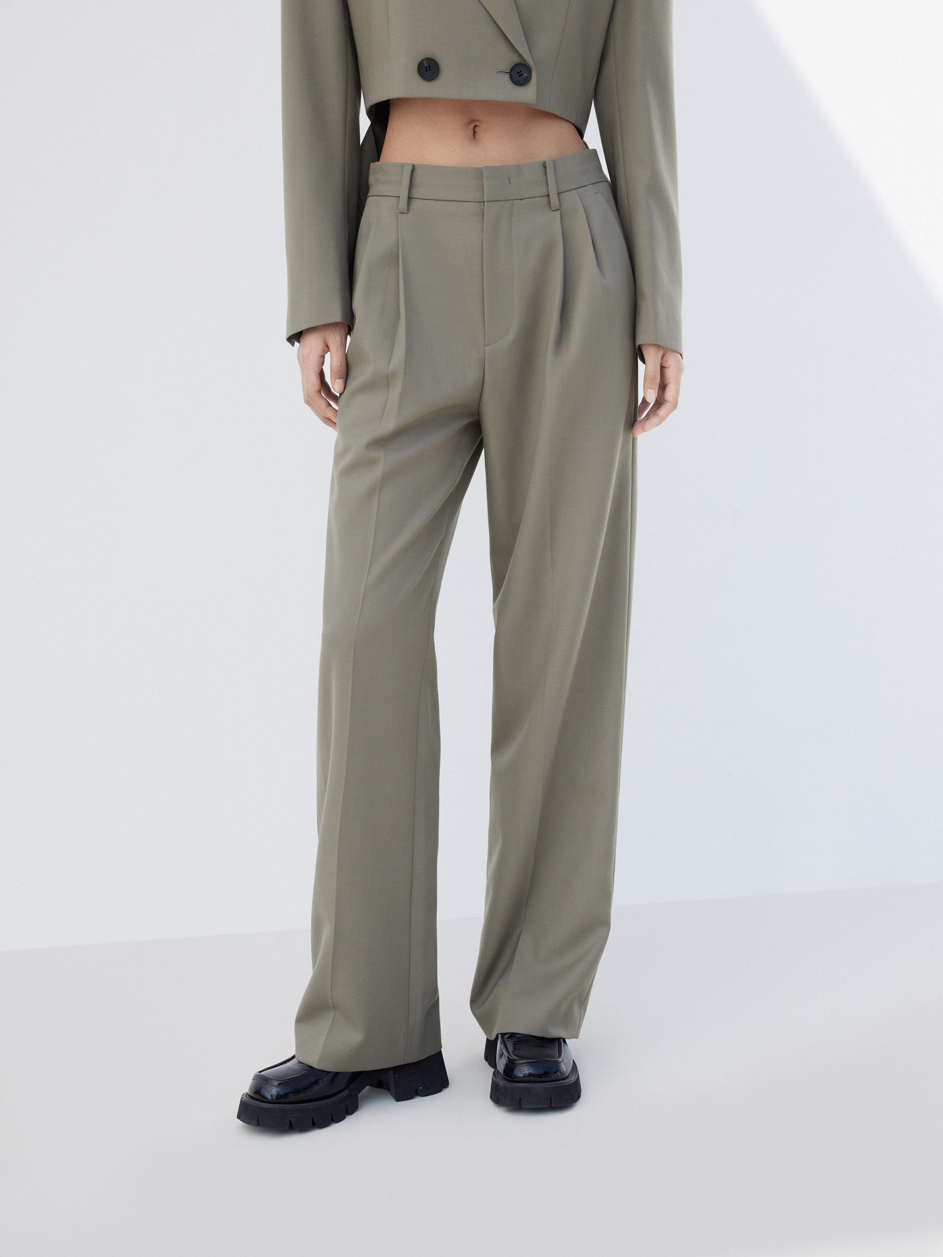 Tailored Straight Wide-leg Suit Pants in Olive
