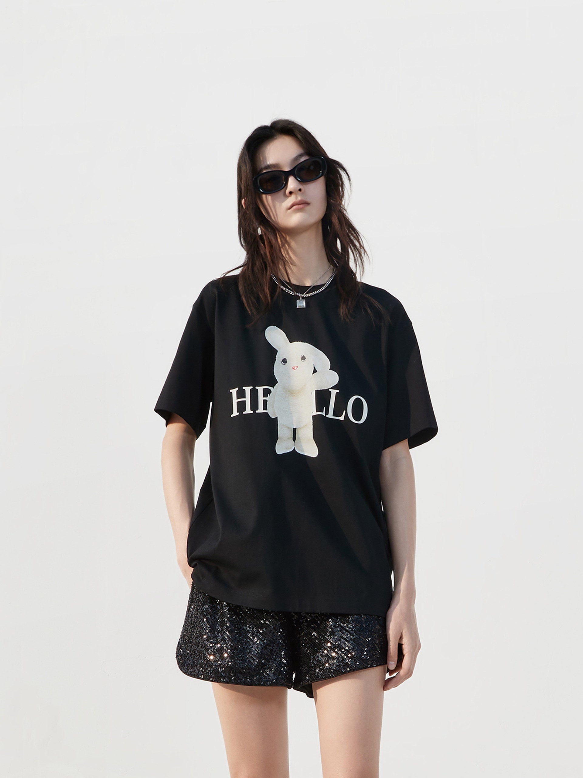 Short Sleeves Rabbit Pattern Cotton Relaxed Fit Causal T-shirt in Black