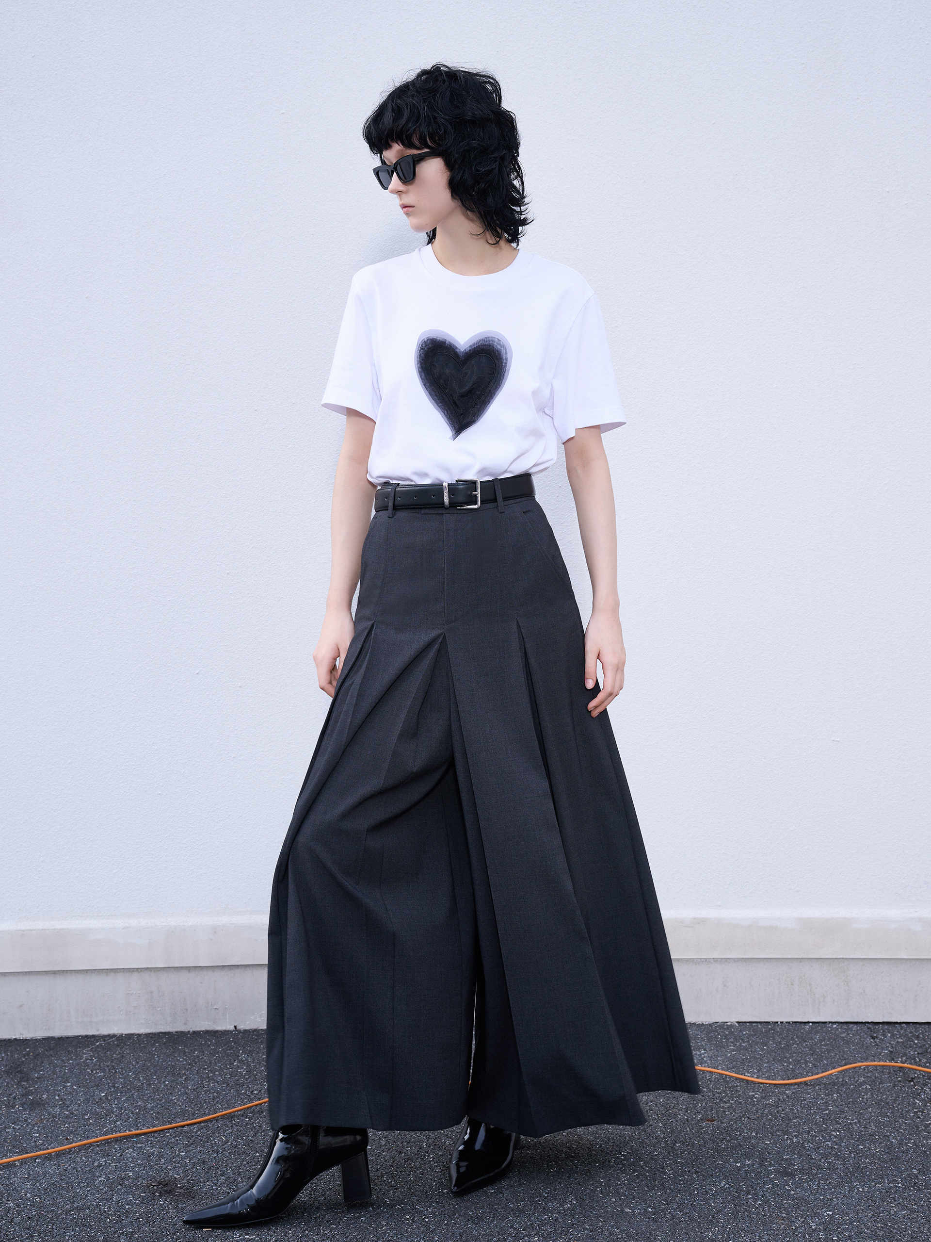 Heart Pattern Round Neck White Cotton T-shirt
