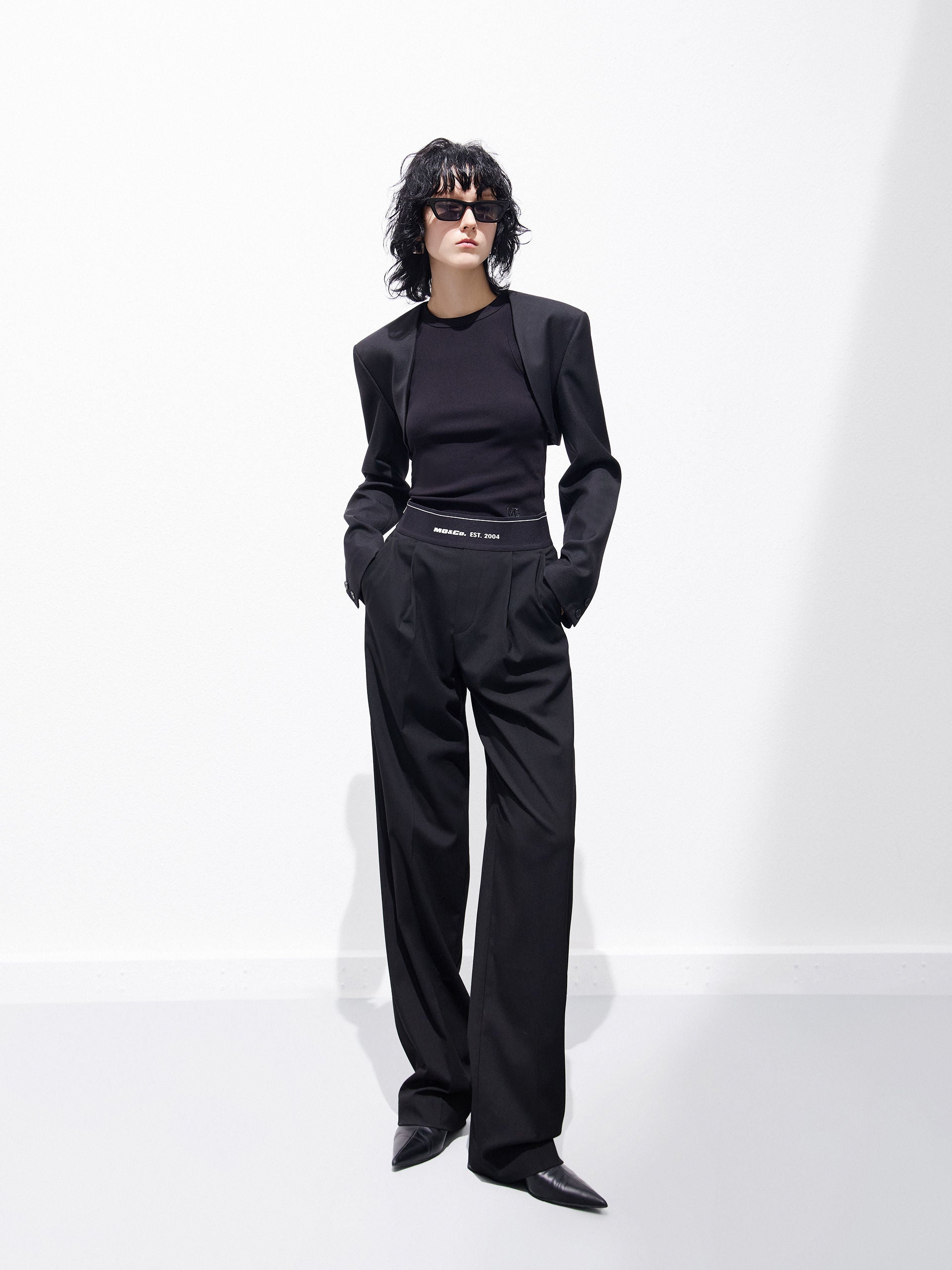 Elasticated Waist Wide-leg Straight Trousers in Black