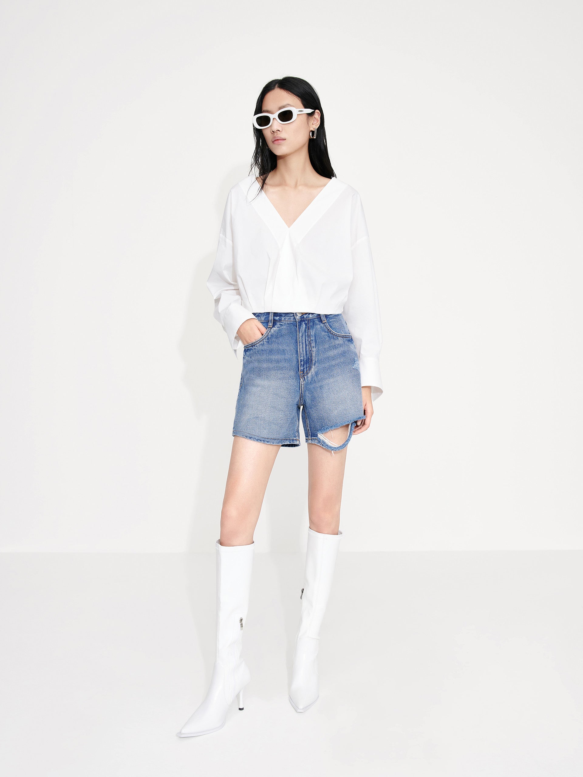 Women's Cropped V-neck Cotton Top in White