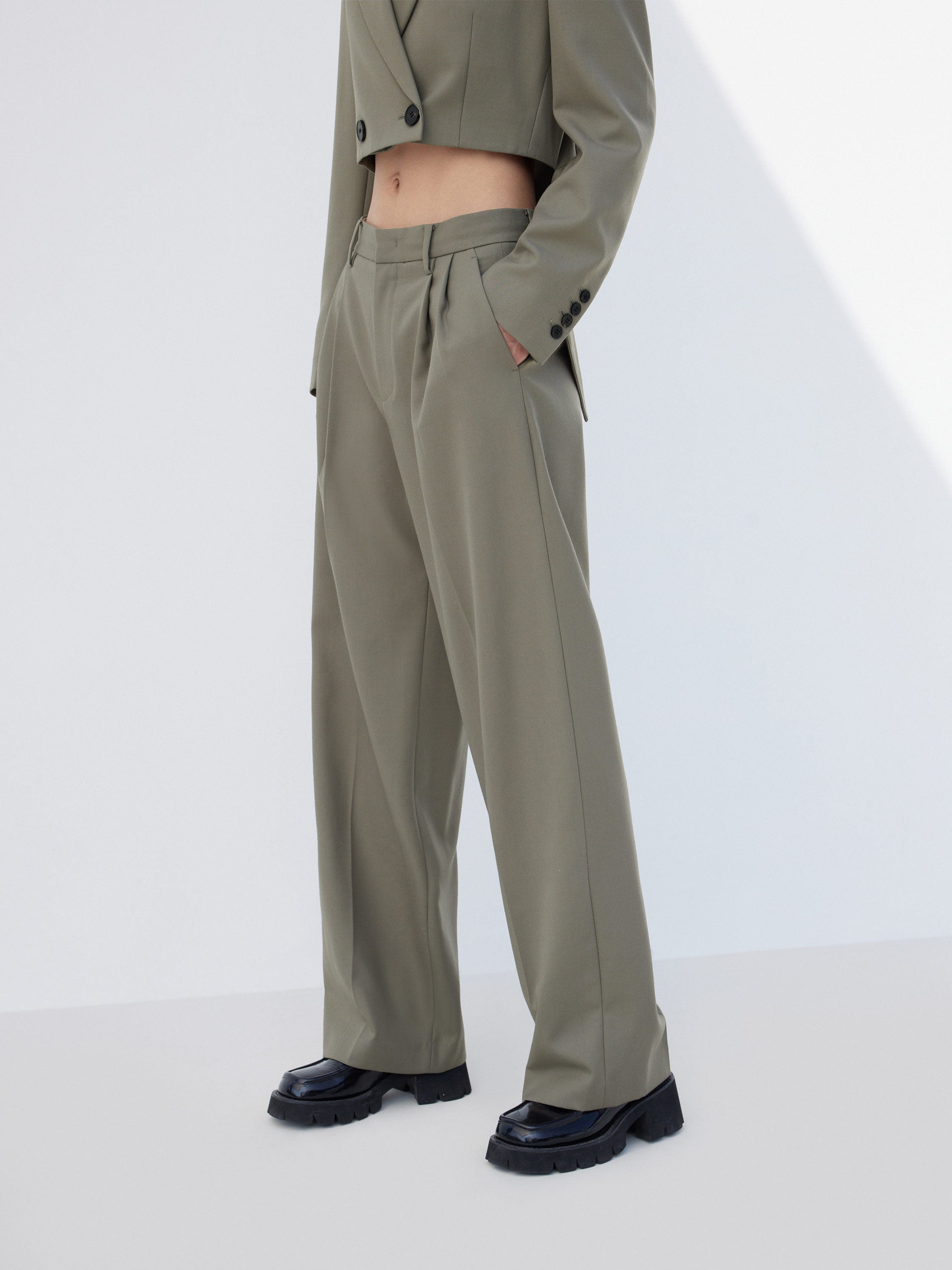 Tailored Straight Wide-leg Suit Pants in Olive