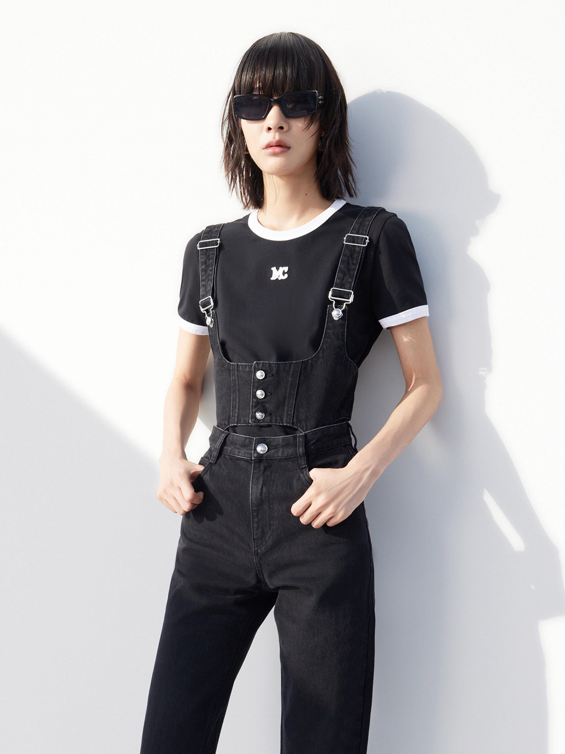 Women's Contrast Round Neck Slim Fit T-shirt in Black