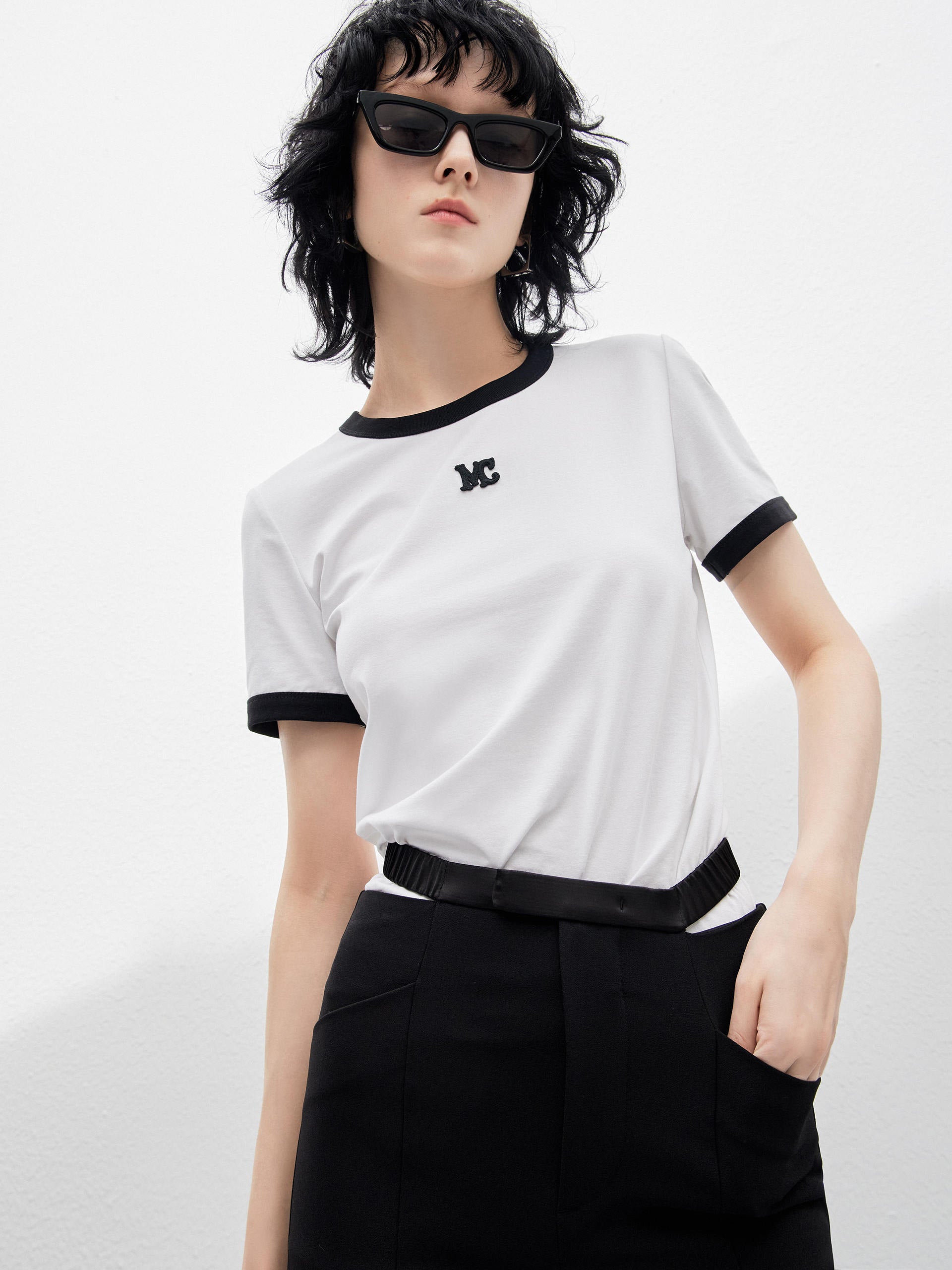 Women's Contrast Round Neck Slim Fit T-shirt in White