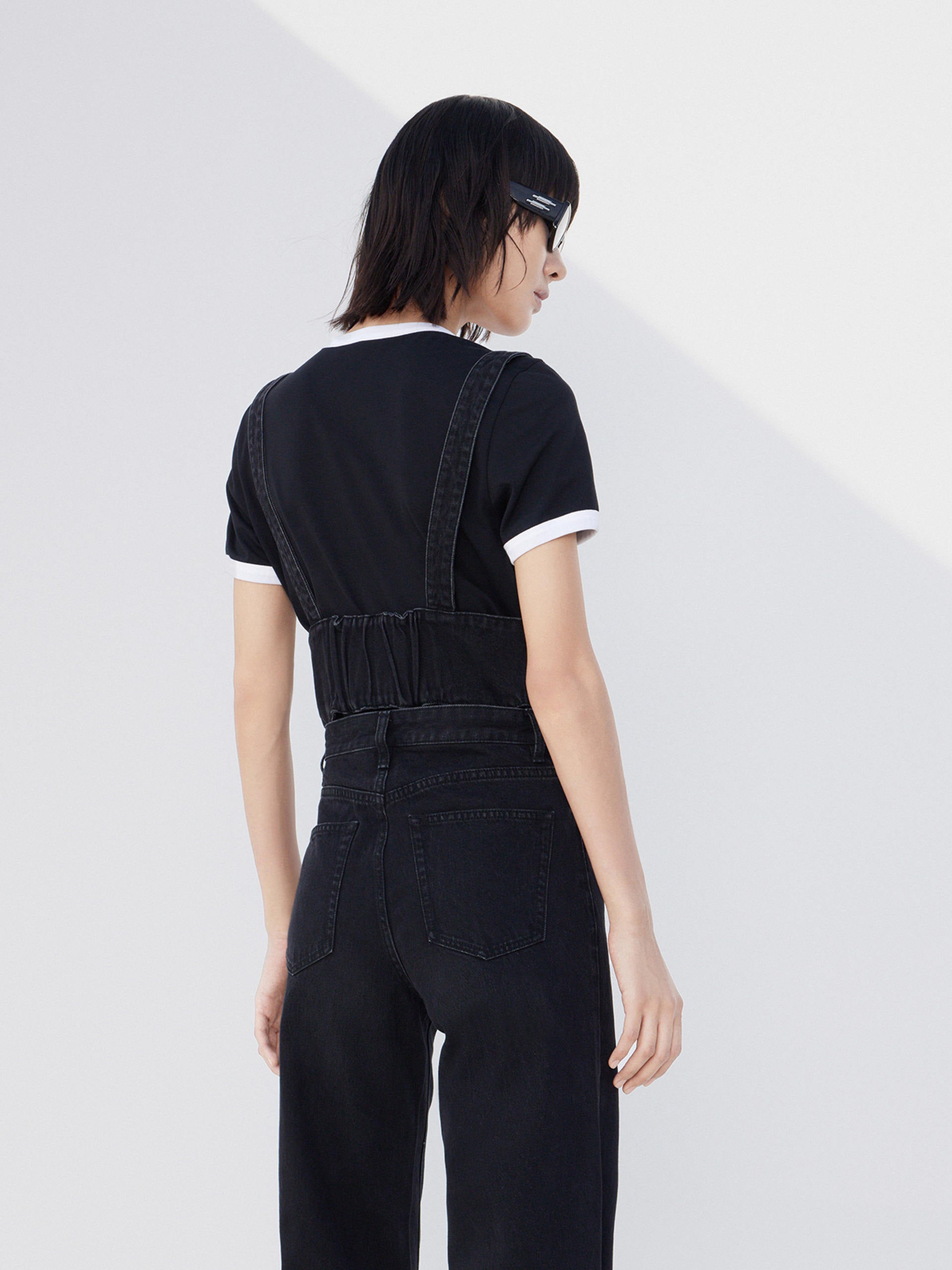 Women's Contrast Round Neck Slim Fit T-shirt in Black