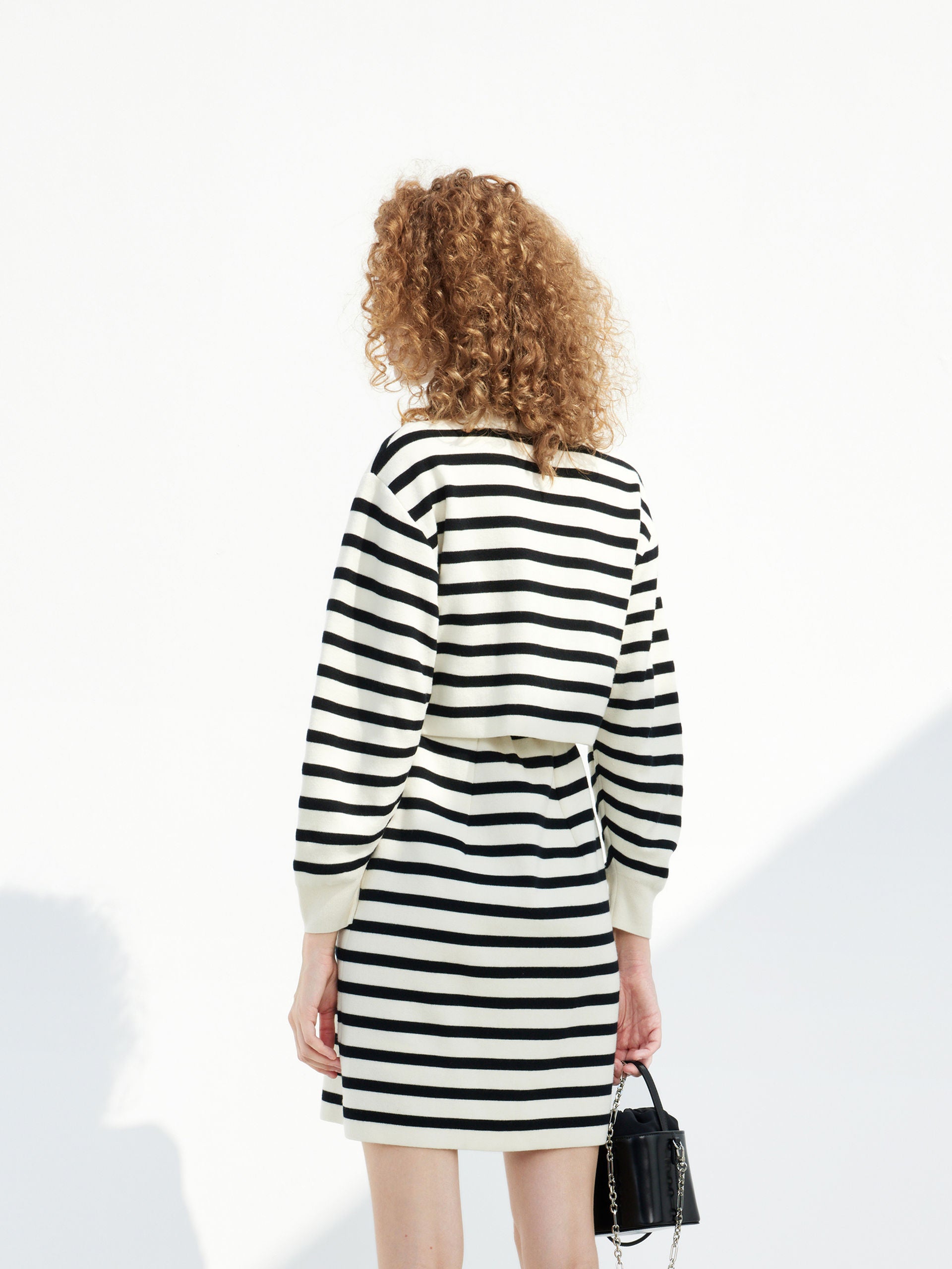 Striped Round Neck Cut-out Back Details Causal Mini Dress