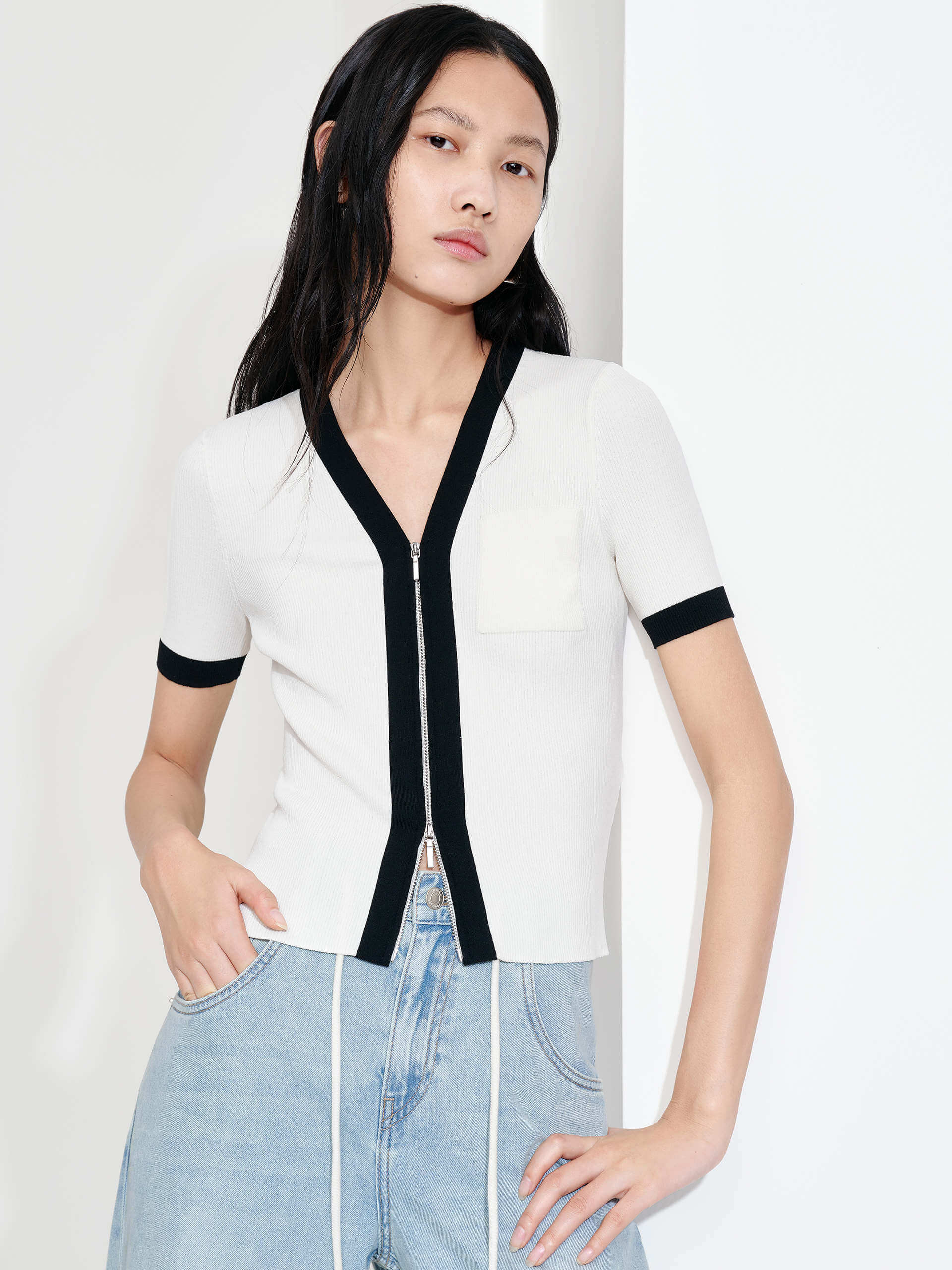 MO&Co. Women's Contrasting Trim Zipper Short Sleeves Cardigan for Summer Casual Day in White