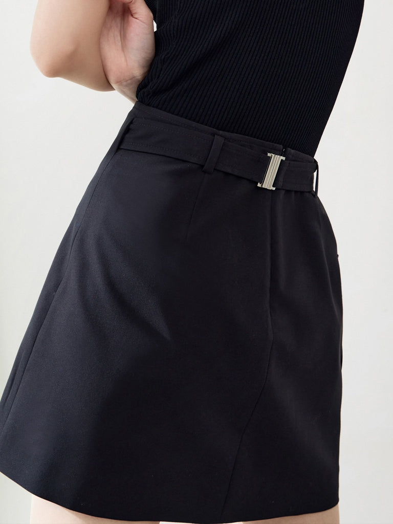 Women's Pocket Detail Overlap Mini Skirt in Black