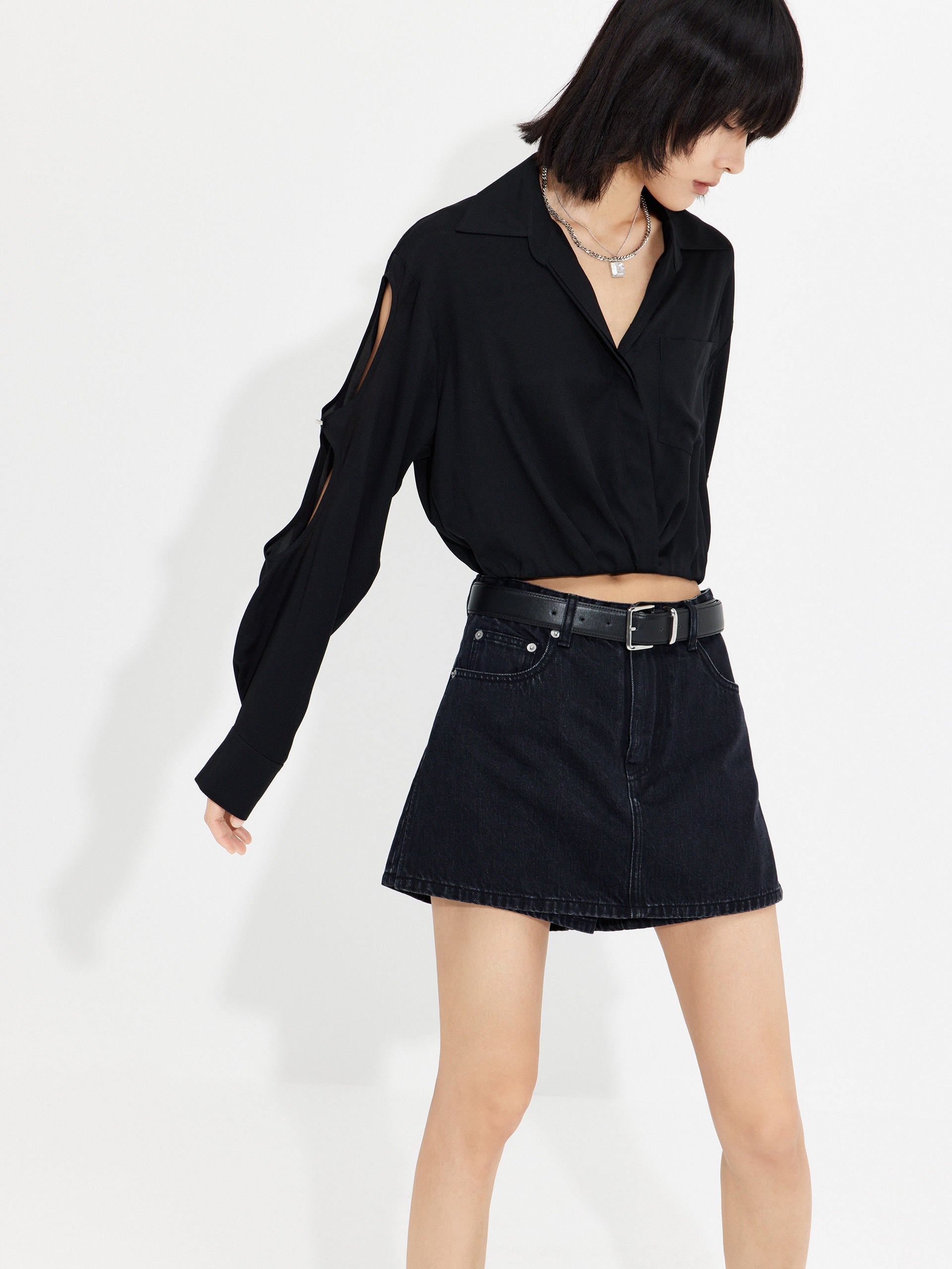 MO&Co. Women's Cutout Sleeve Cropped Collared Top in Black