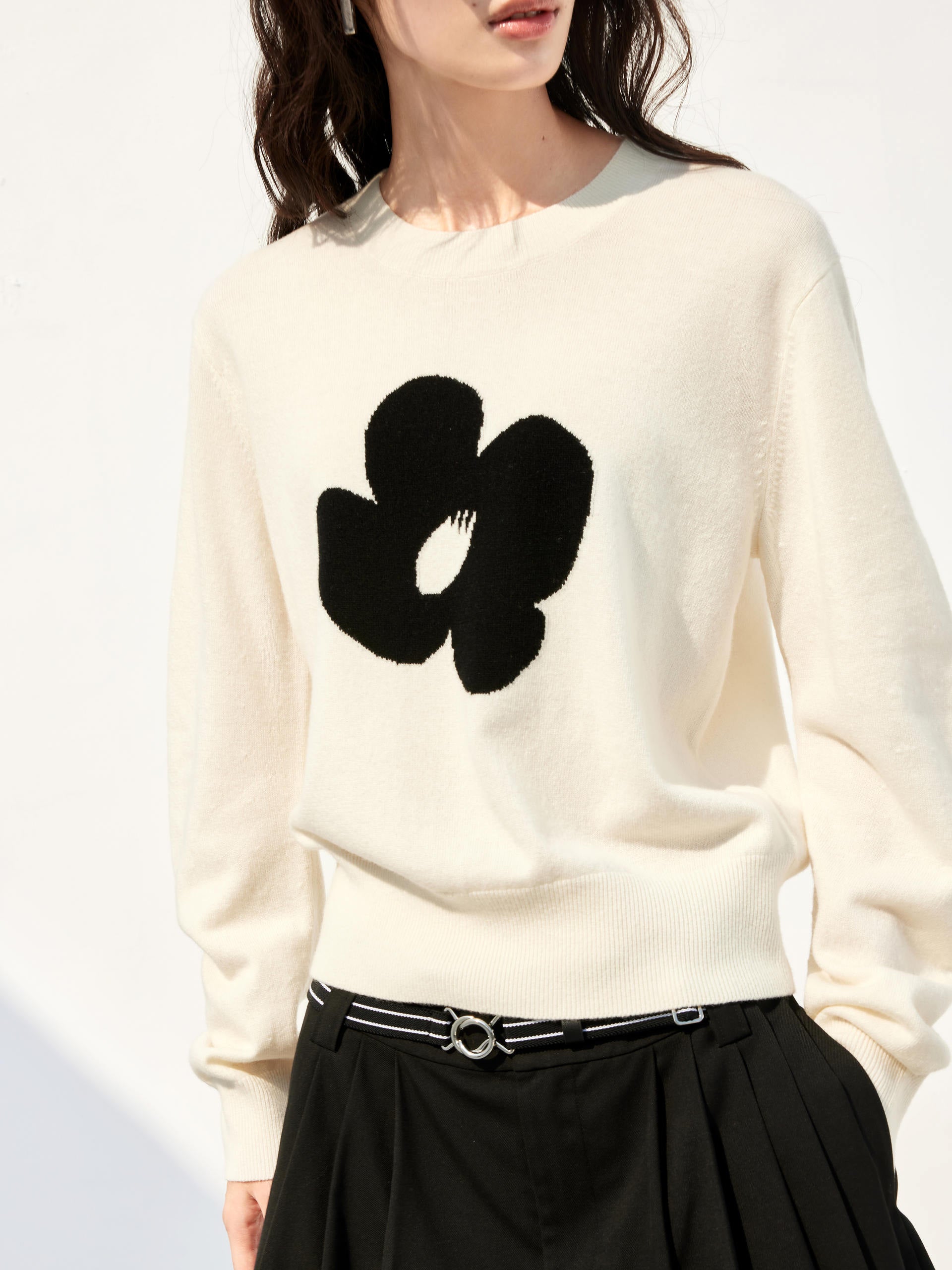 Floral Jacquard Wool Sweater Pullover in Beige