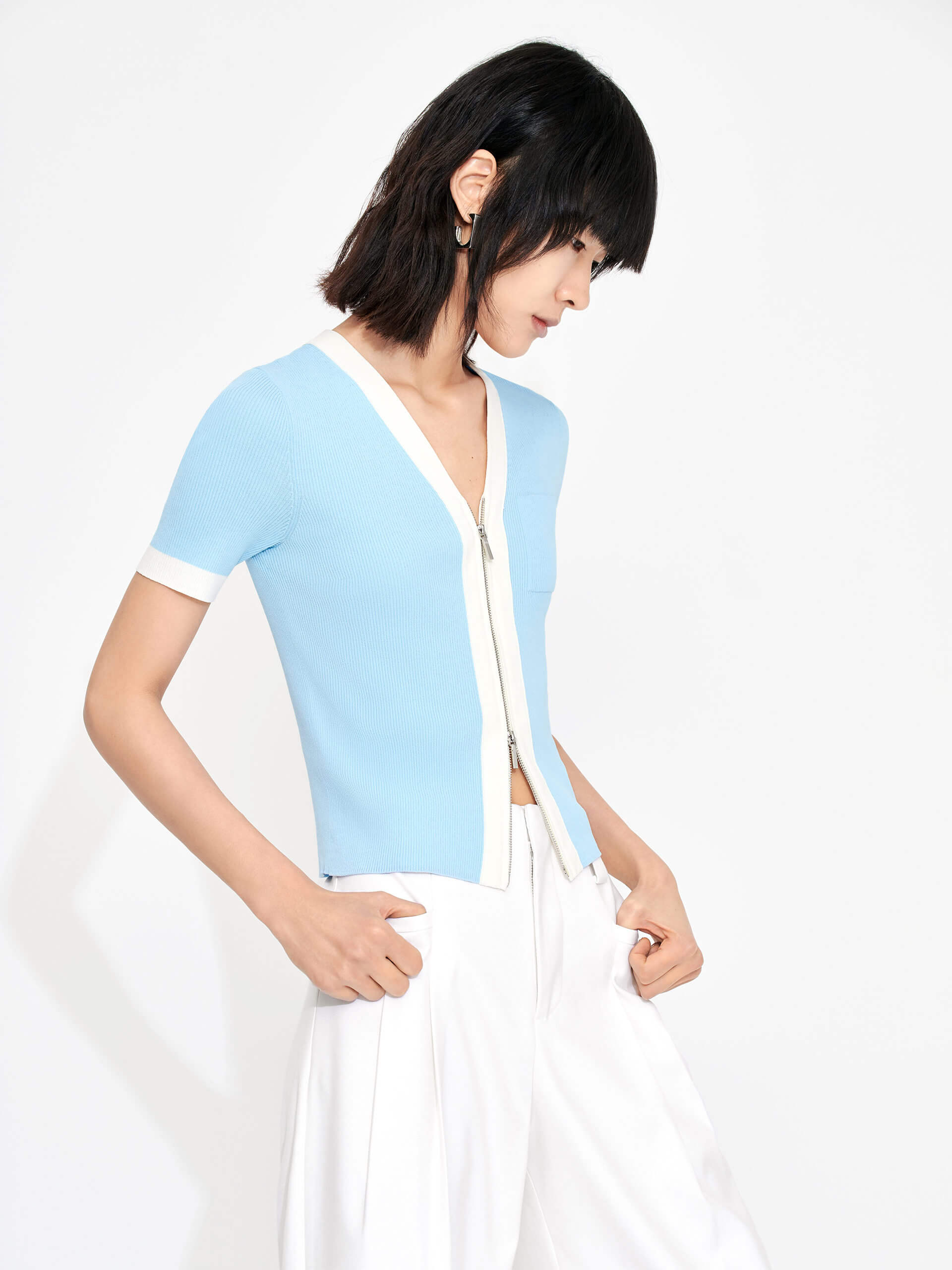 MO&Co. Women's Contrasting Trim Zipper Short SleevesCardigan for Summer Casual Day in Baby Blue