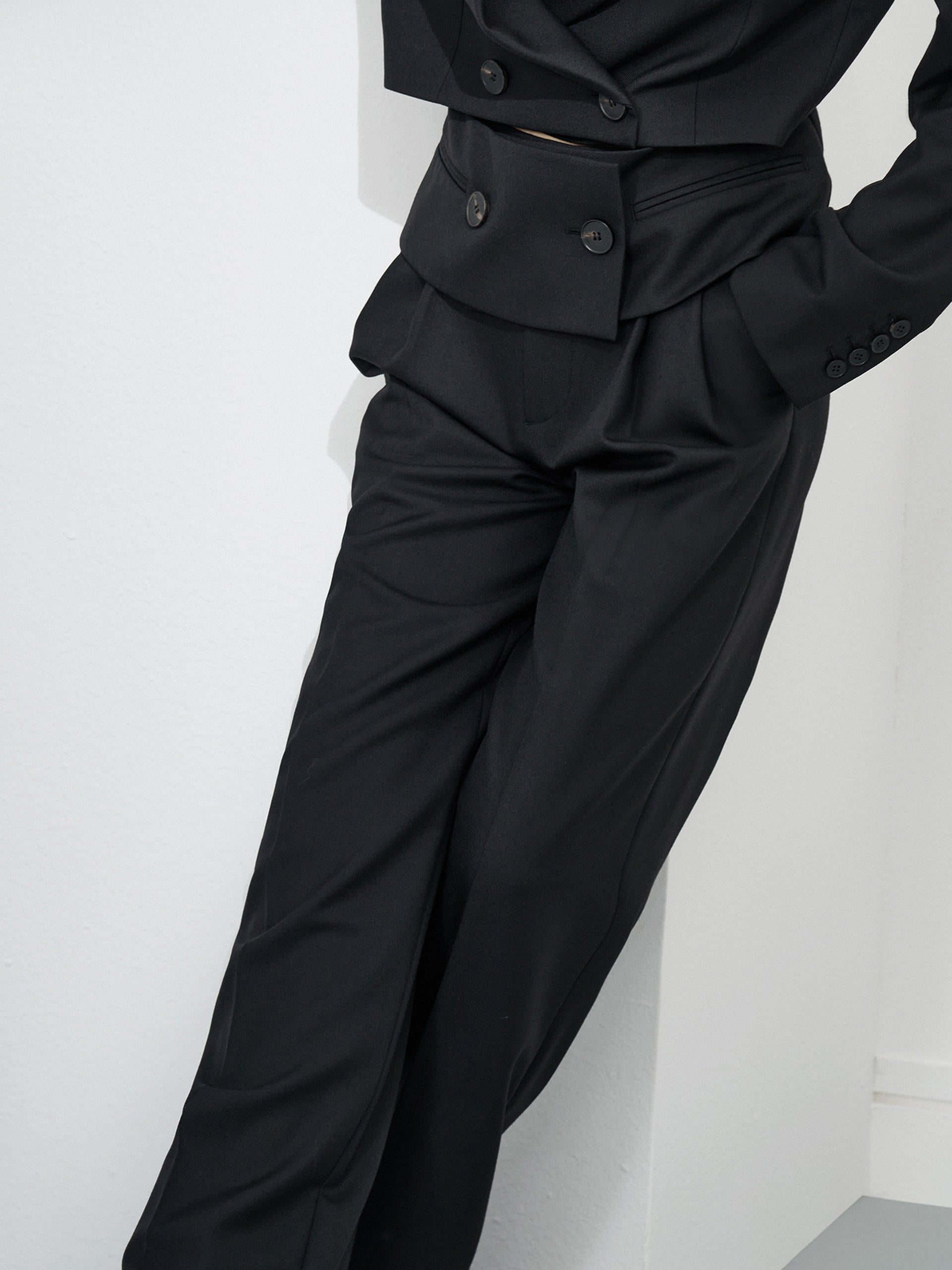 Tailored Straight Wide-leg Suit Pants in Black