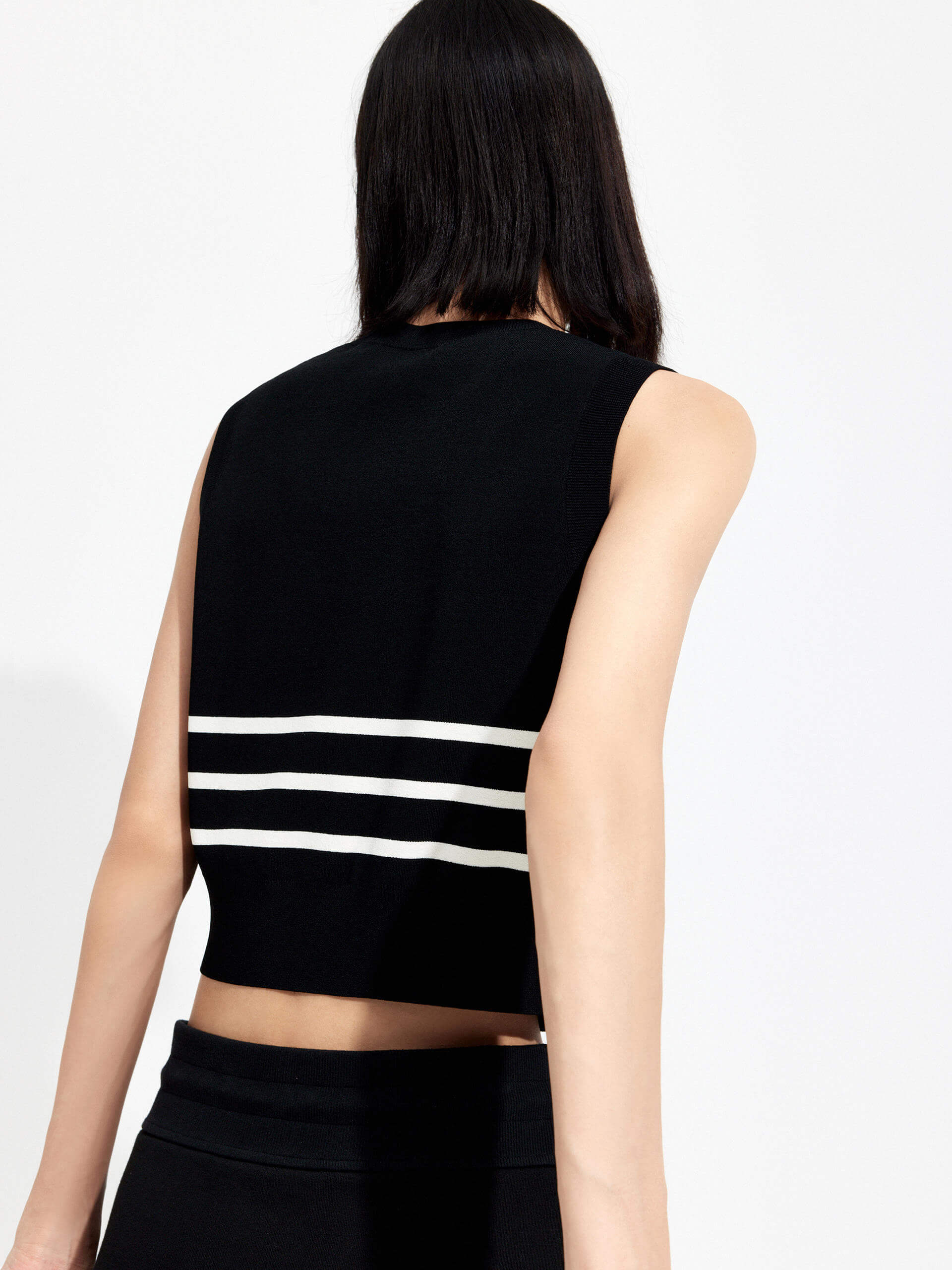 MO&Co. Women's Striped V-neck Knitted Cropped Vest for Summer in Black