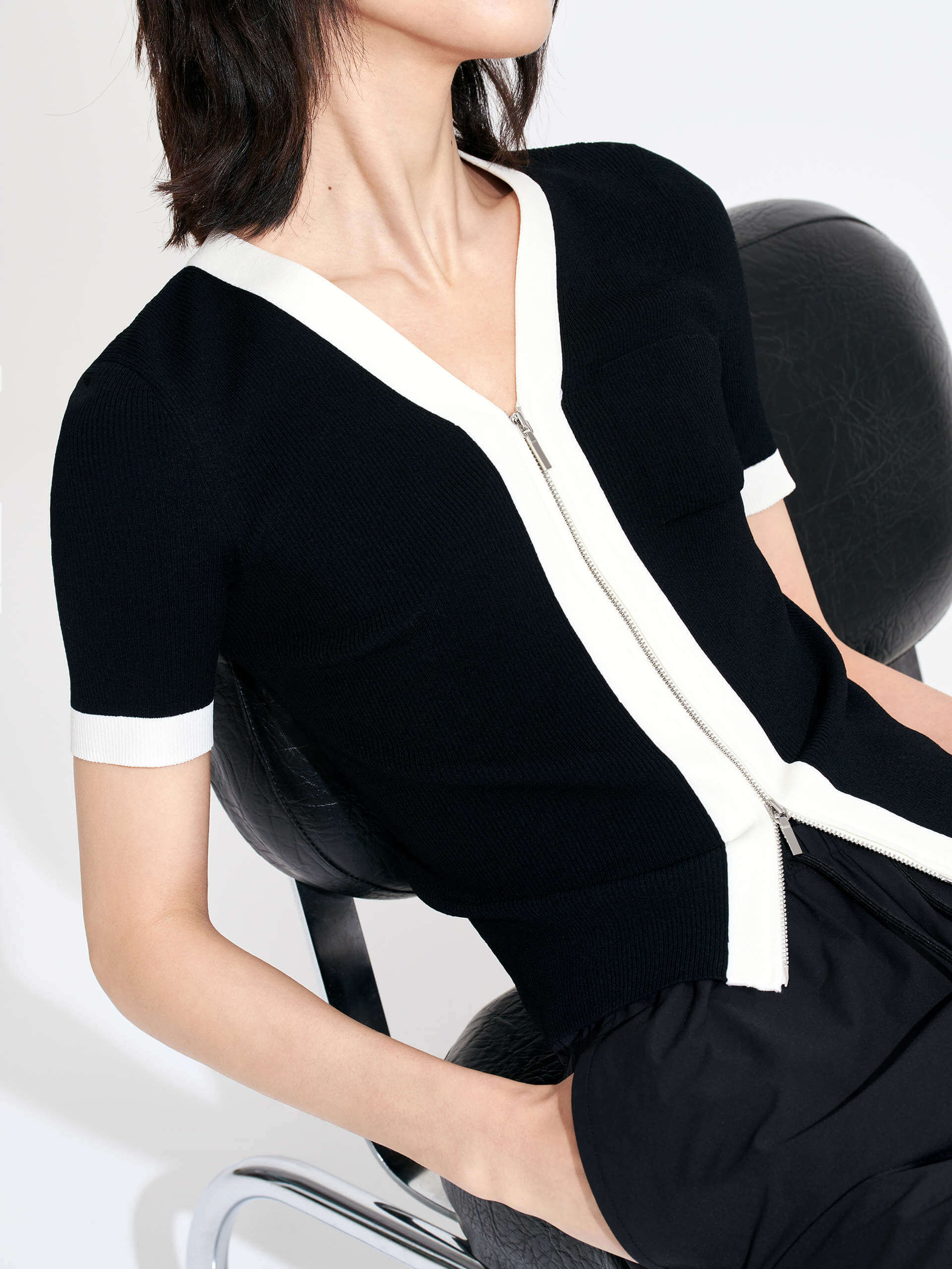 MO&Co. Women's Contrasting Trim Zipper Short Sleeves Cardigan for Summer Casual Day in Black