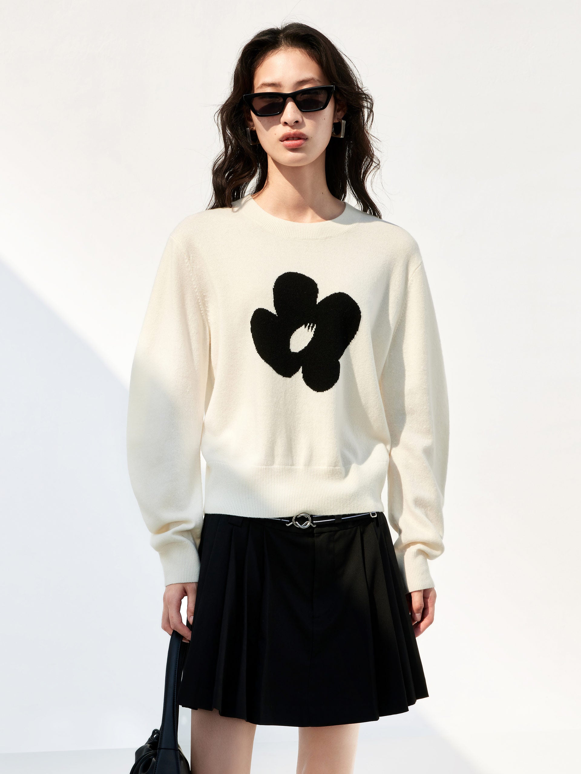 Floral Jacquard Wool Sweater Pullover in Beige