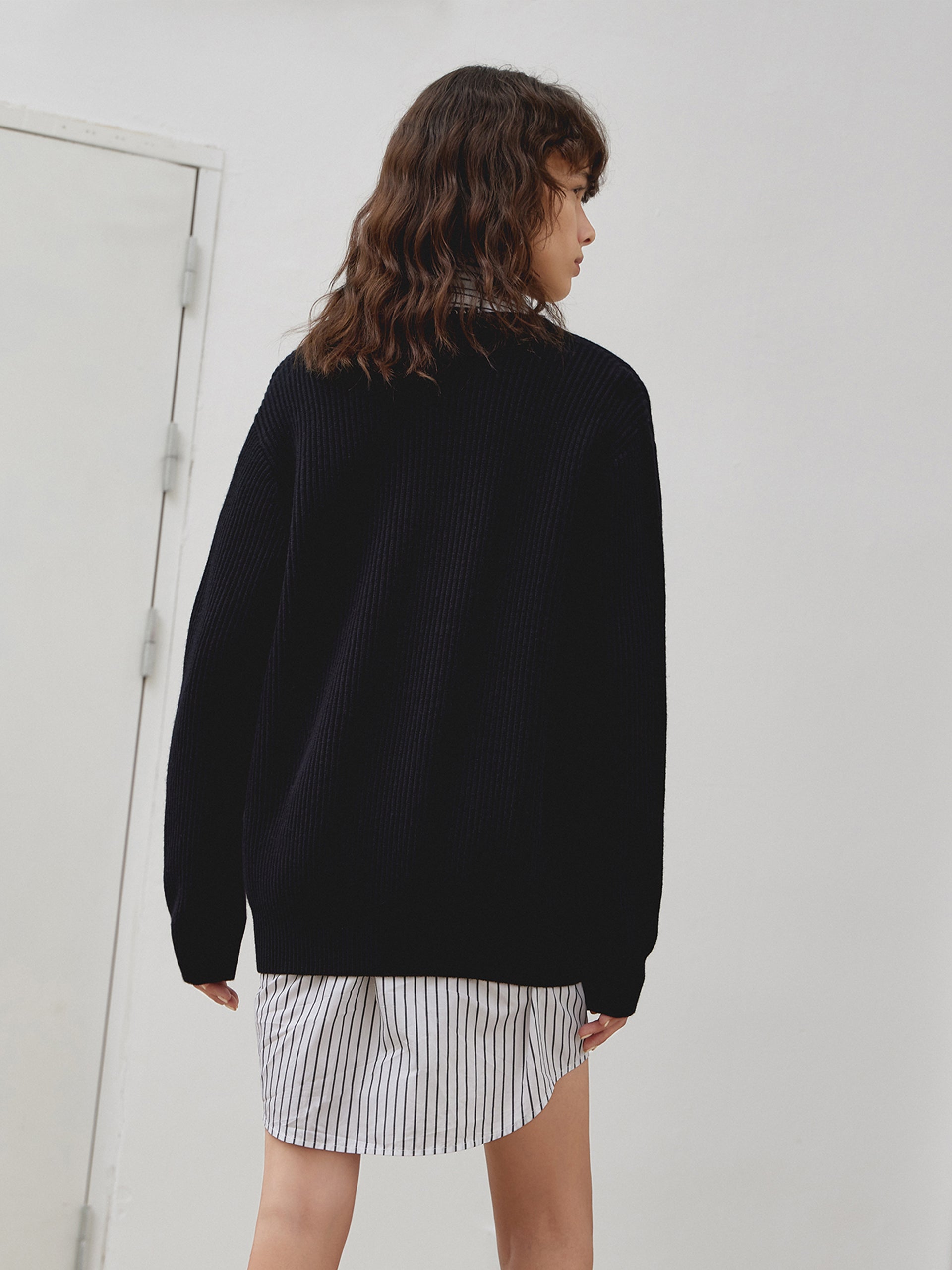 MO&Co. Women's Deep V-neck Sweater Loose Casual Fall Sweaters For Women