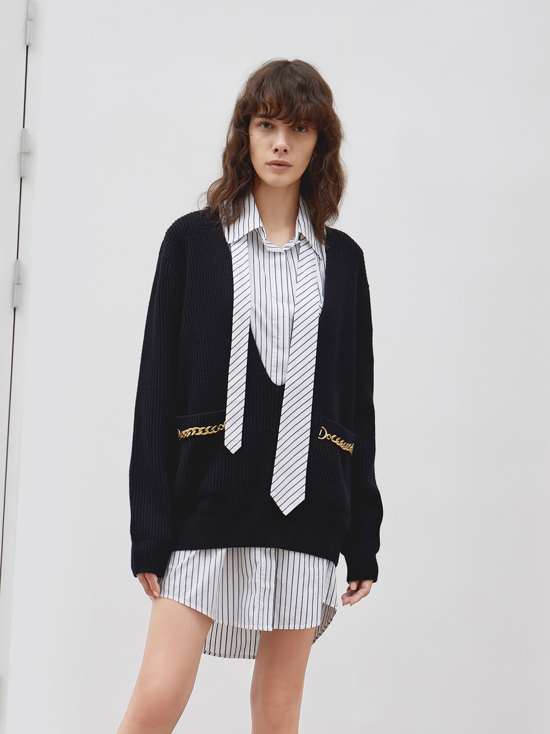 MO&Co. Women's Deep V-neck Sweater Loose Casual Fall Sweaters For Women