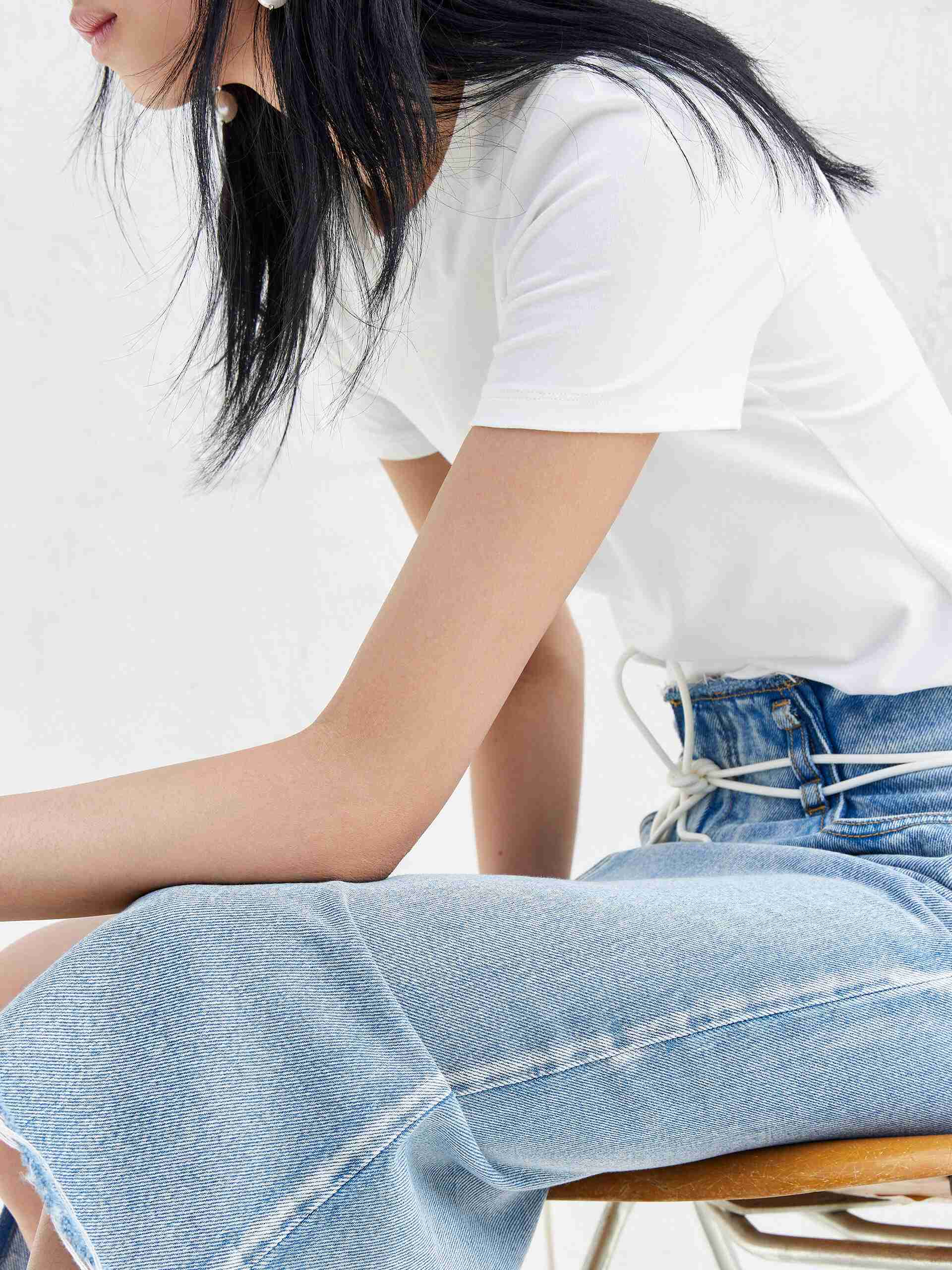 MO&Co. Women's Cotton Letter LOGO T-shirt Fitted Classic Round Neck