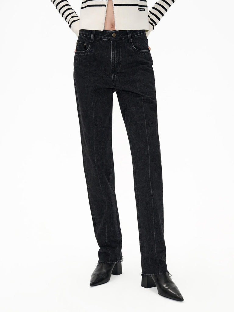 MO&Co. Women's Raw Edge Cotton Tapered Jeans in Washed Black