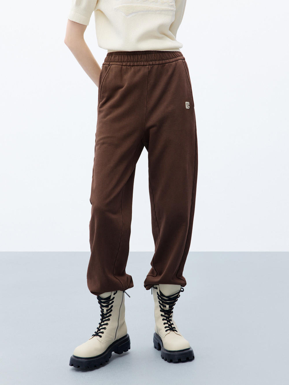 MO&Co. Women's Elastic Detail Cotton Jogger Sweatpants in Brown