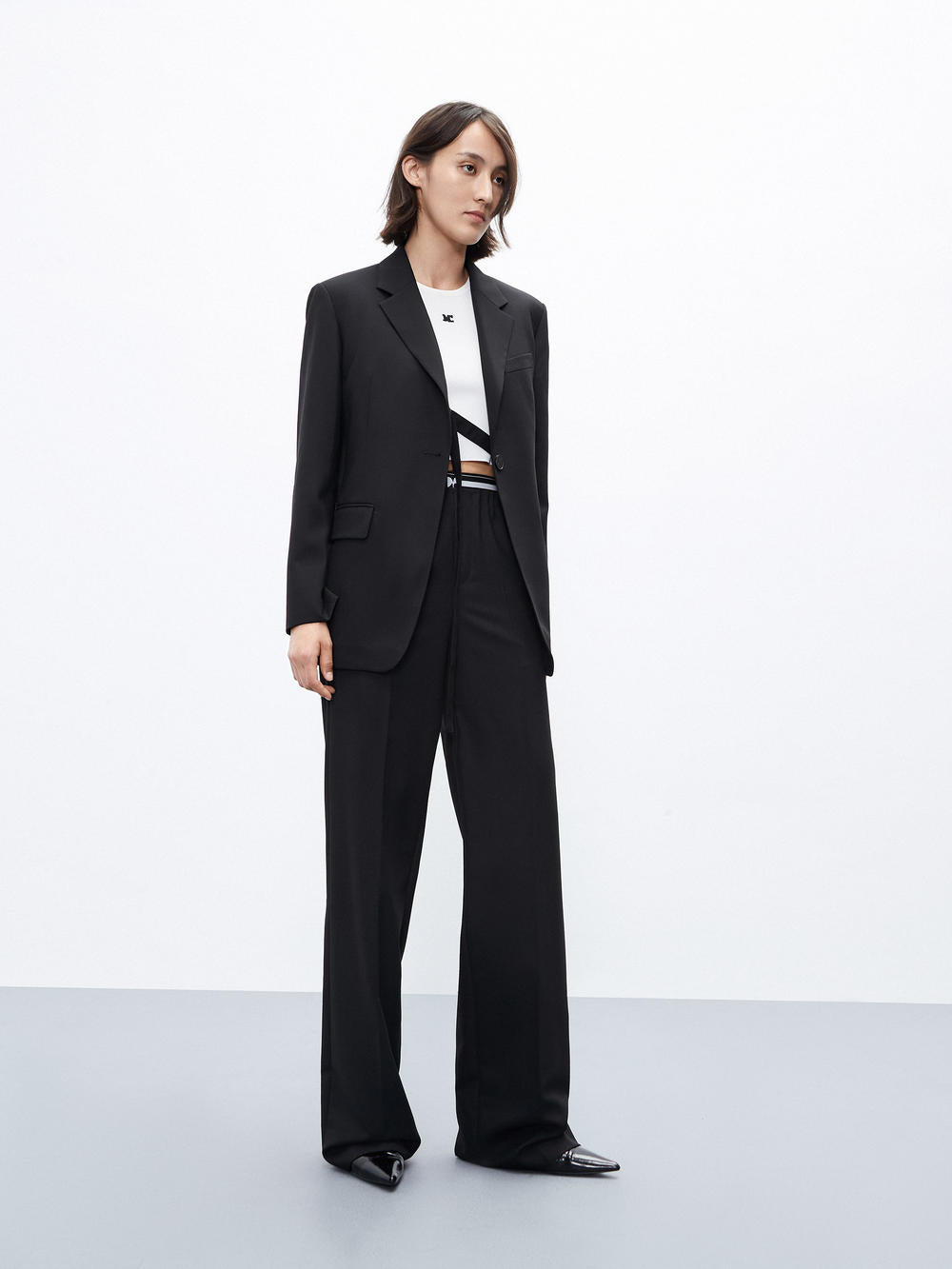 MO&Co. Women's Wool Blend Belt Detail Tailored Blazer in Black