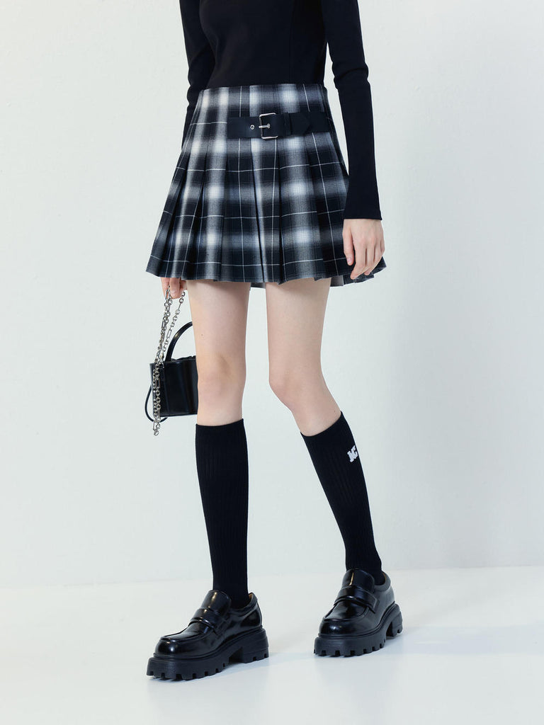 MO&Co. Women's Navy Blue Checkered Pleated Mini Skirt Plaid