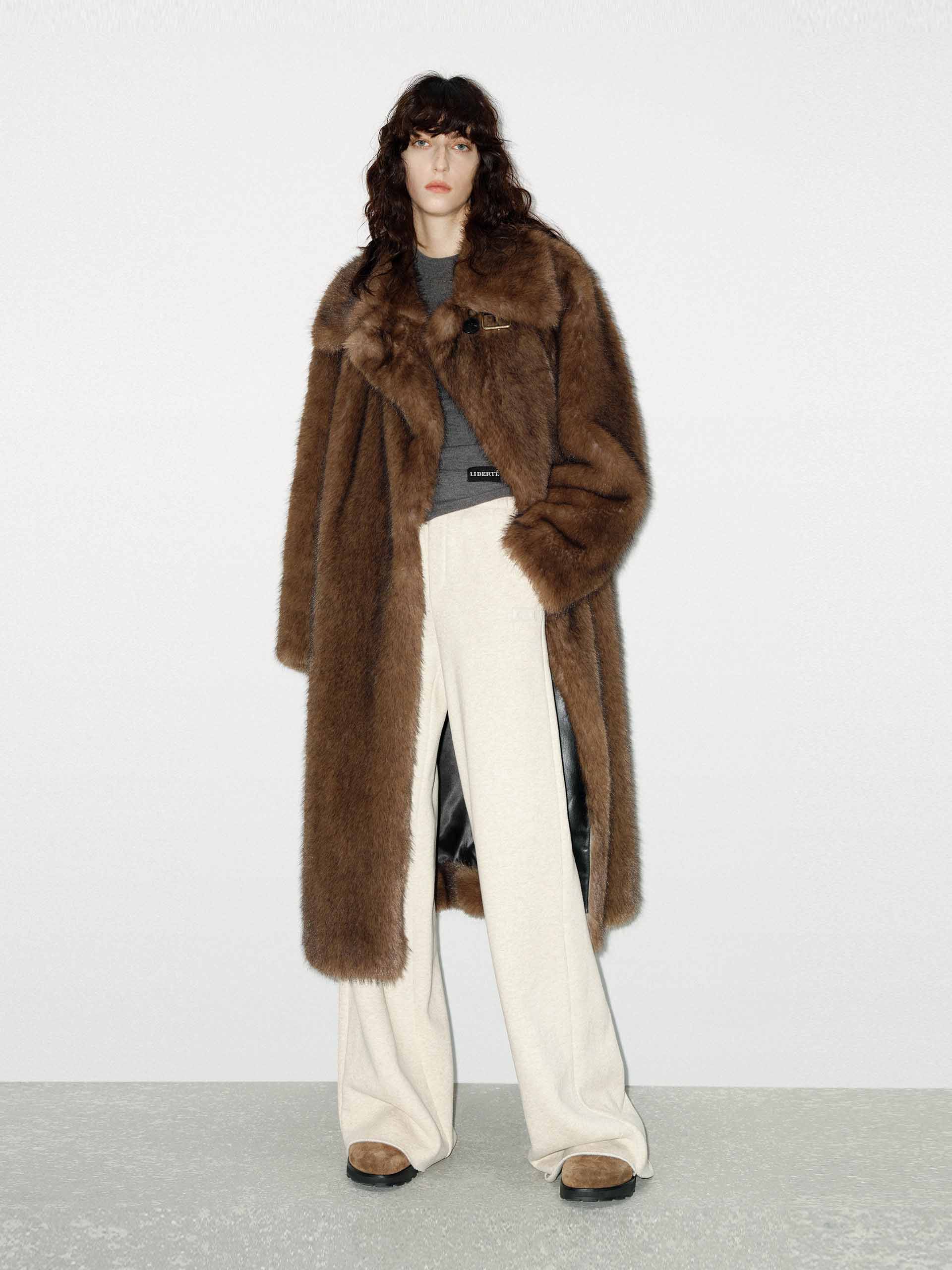 MO&Co. Women's Oversized Faux Fur Coat