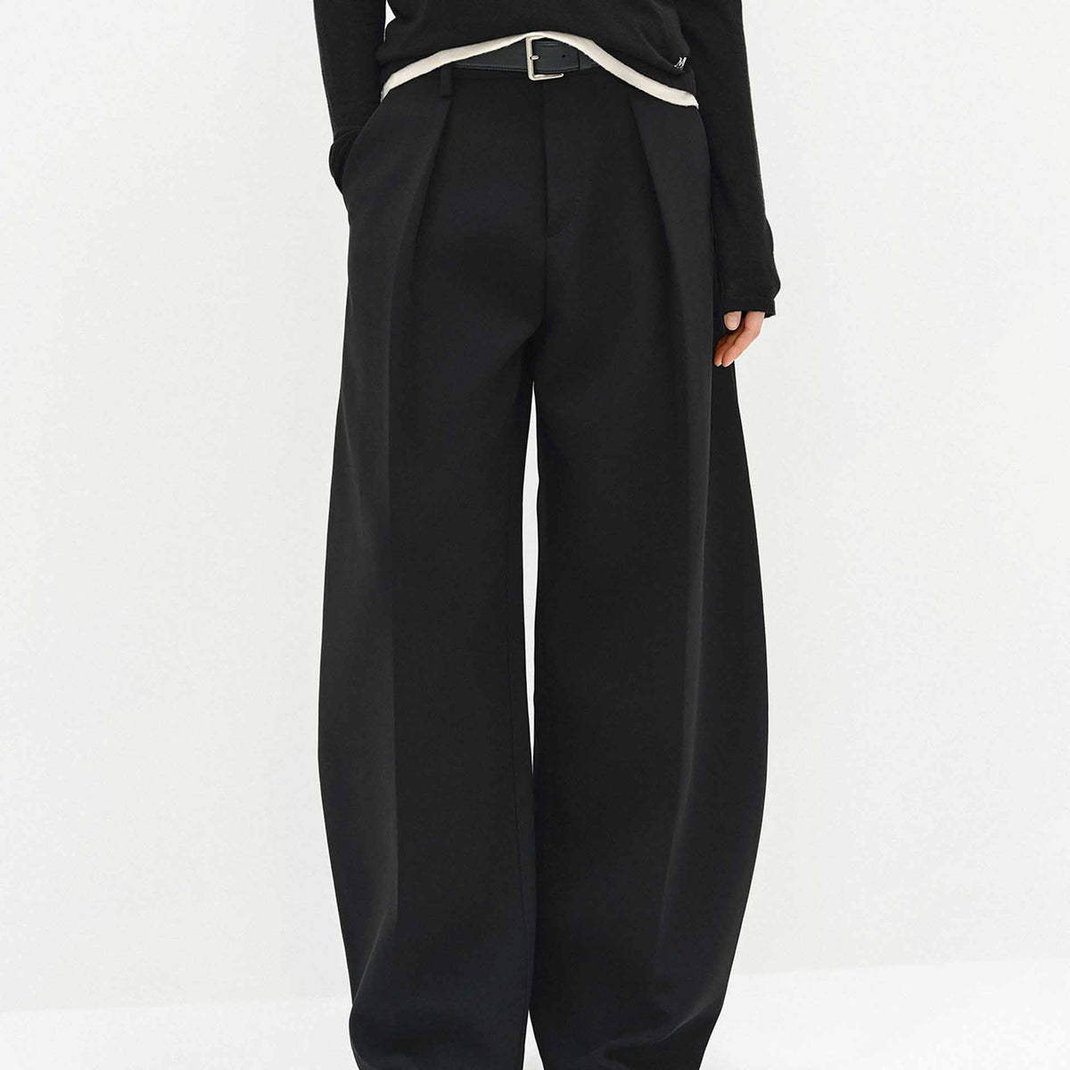 MO&Co. Women's Wide-Leg Barrel Pants with Side Pockets