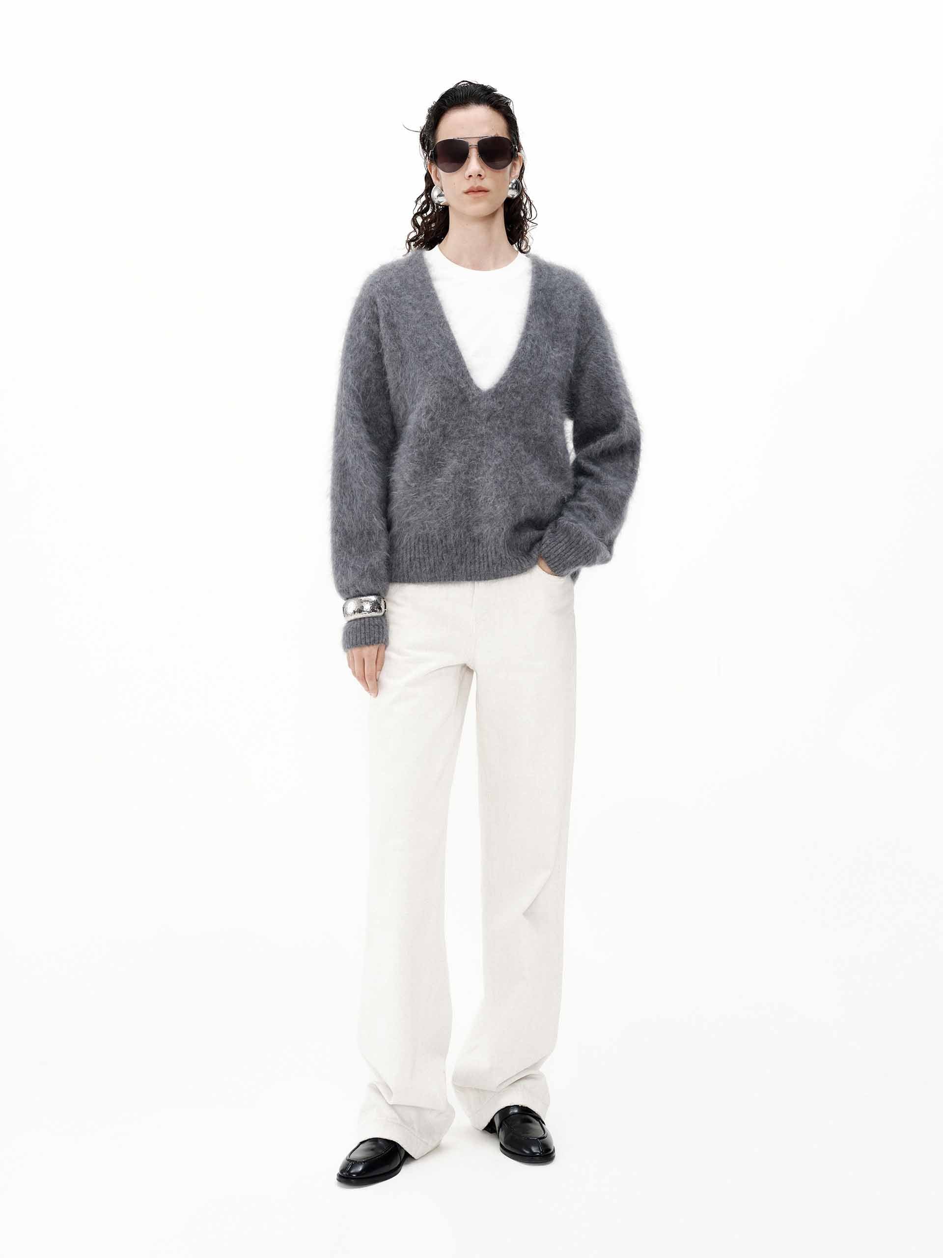 MO&Co. Women's Deep V-neck Cashmere Sweater