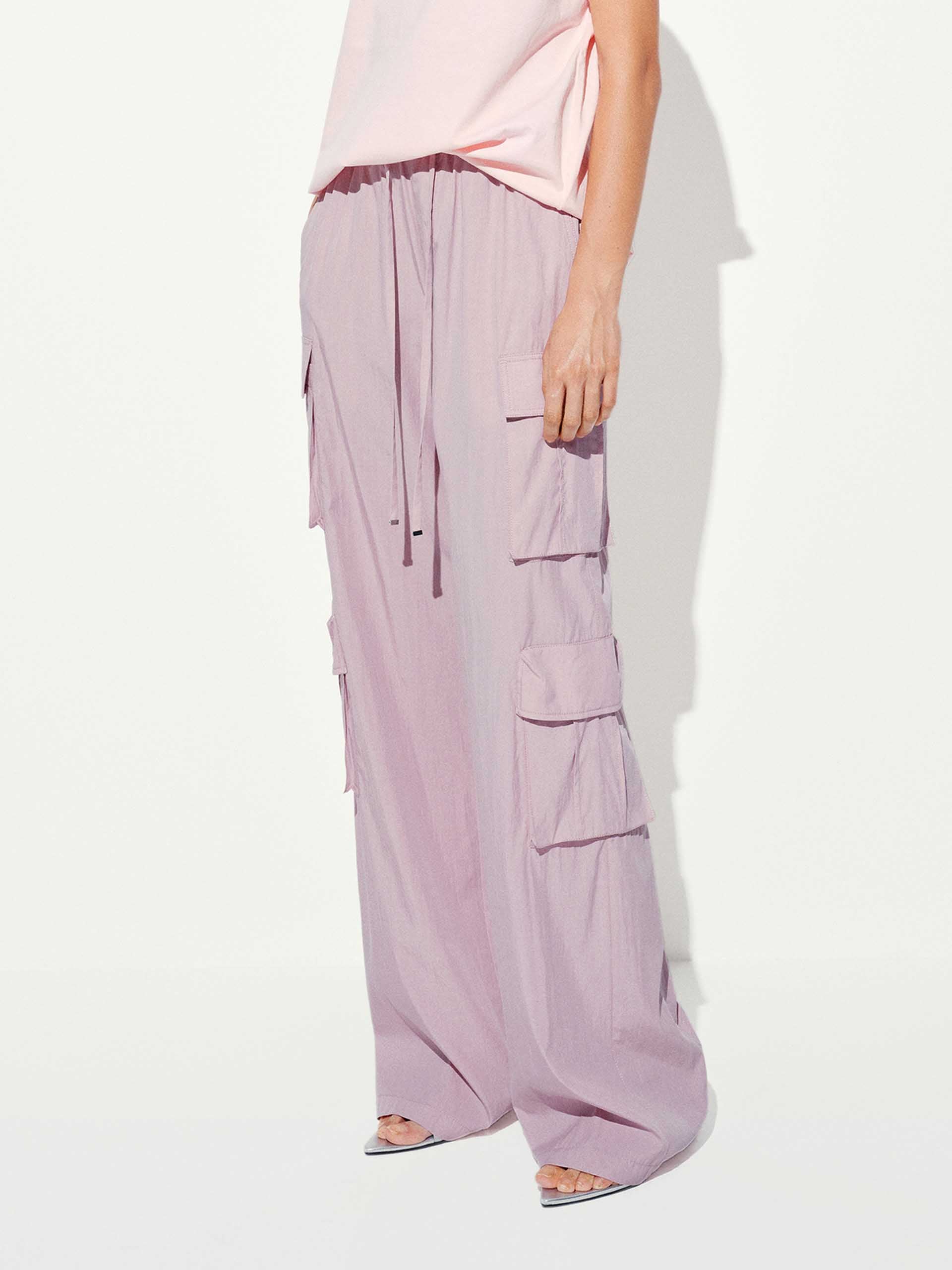MO&Co. Women's Relaxed Cargo Straight Pants
