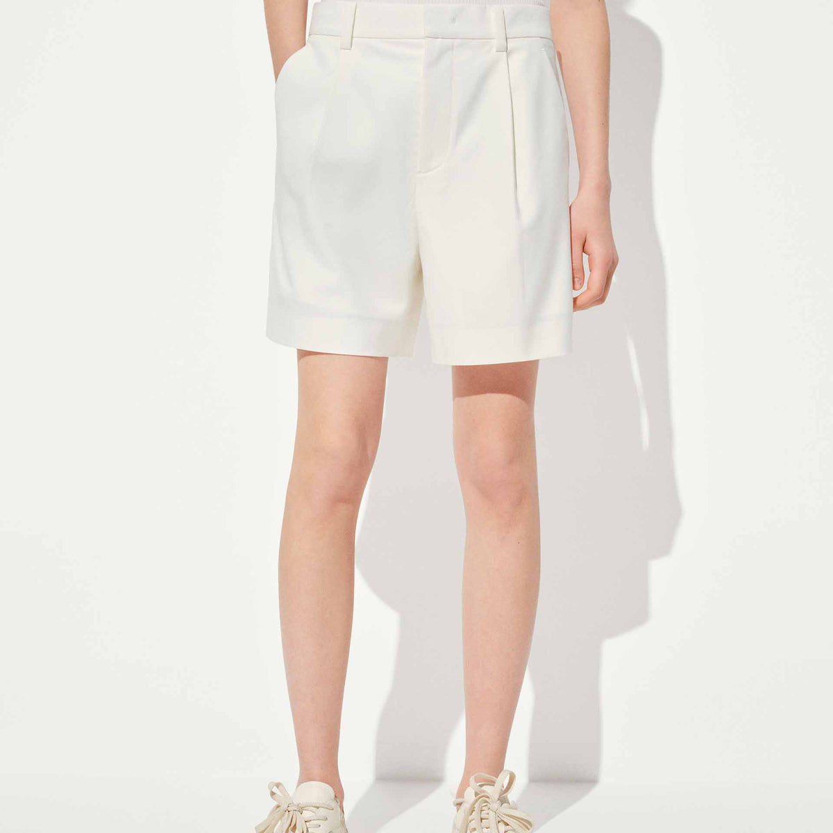 MO&Co. Women's Straight Side Pocket Shorts