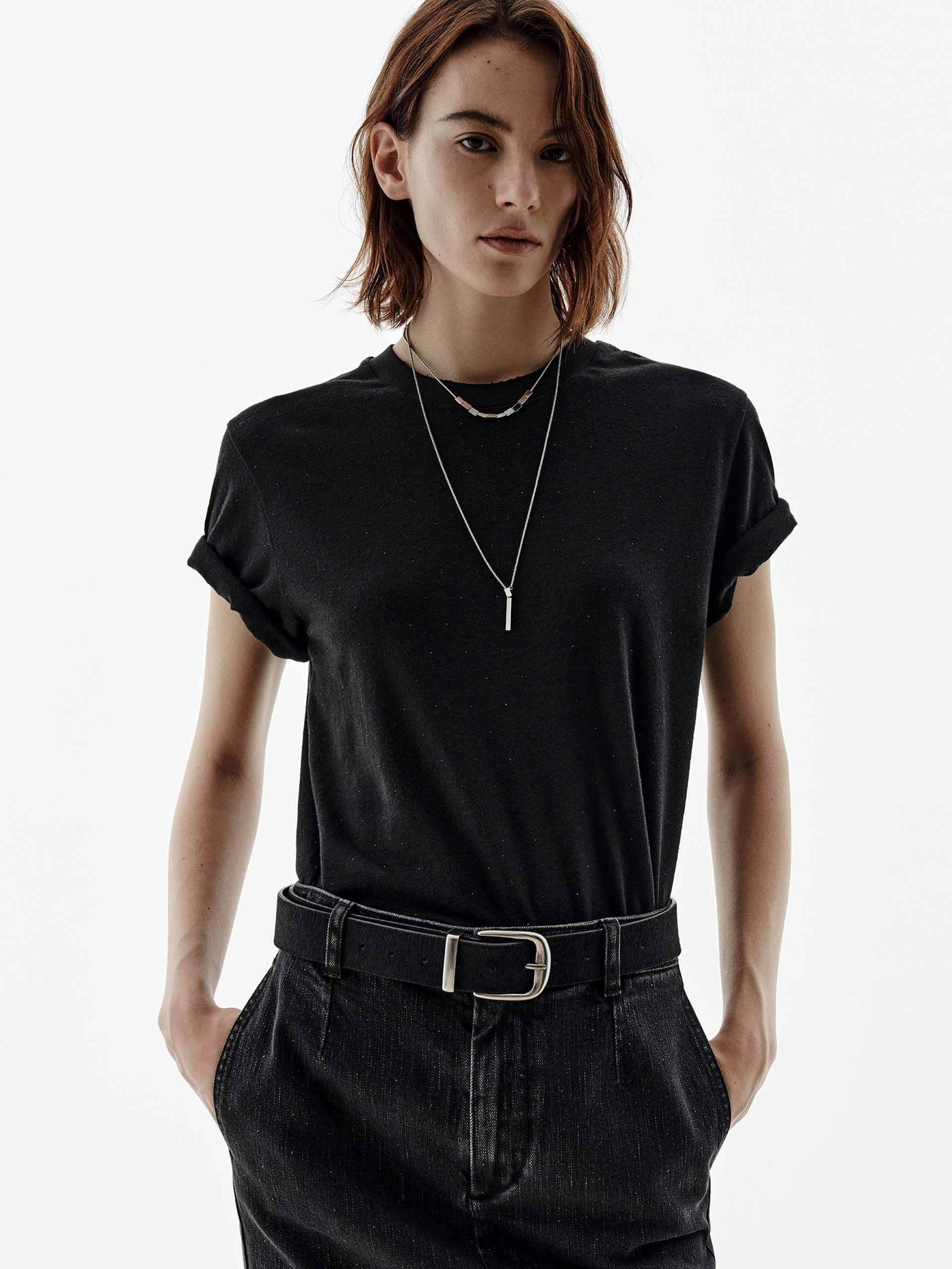 【Moco 】MEDI LLICA WHT NS TEE MO&Co. Women's Cotton Slim Fit T-shirt Fitted Chic Round Neck