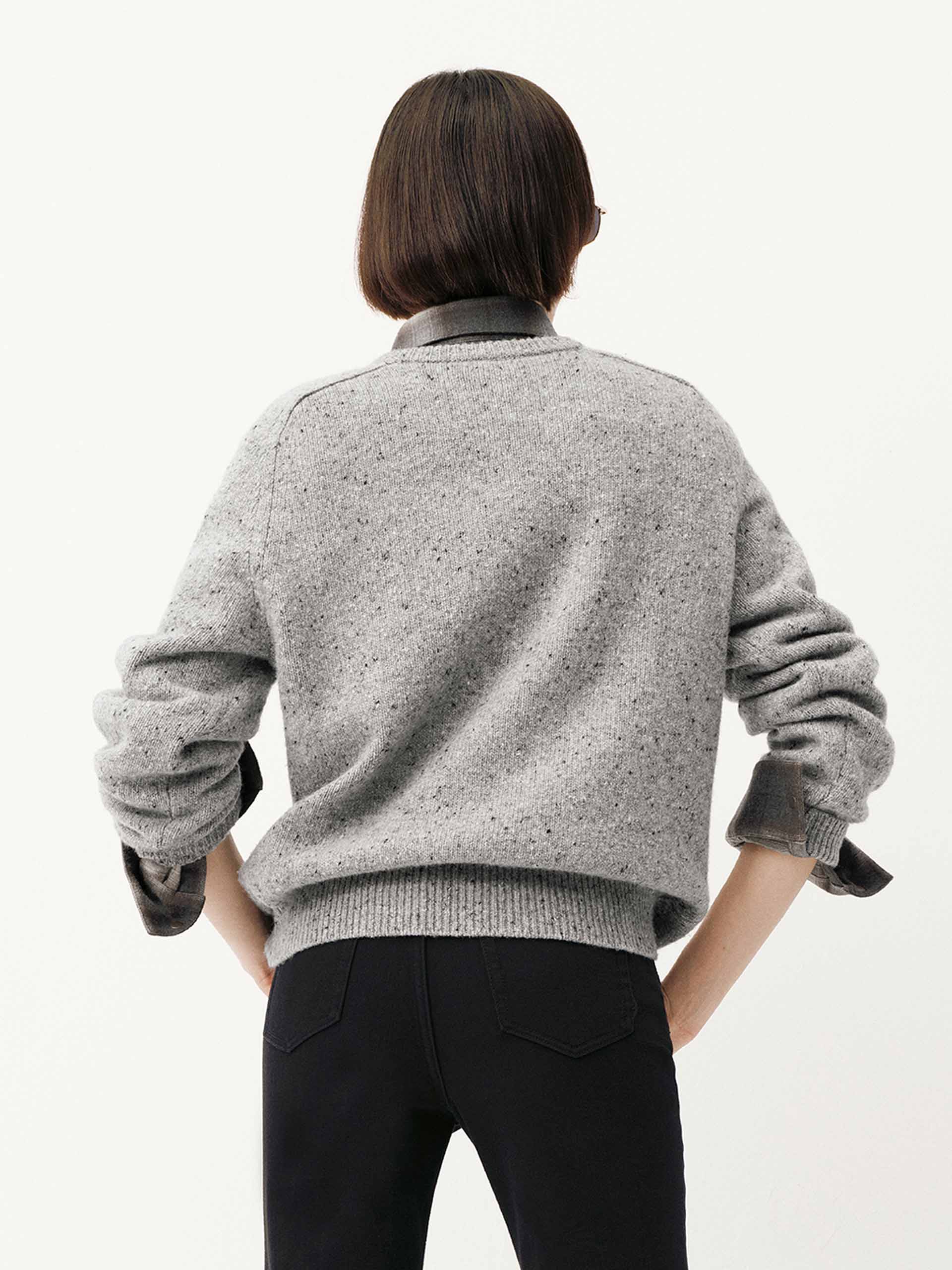 MO&Co. Women's Argyle V-neck Sweater
