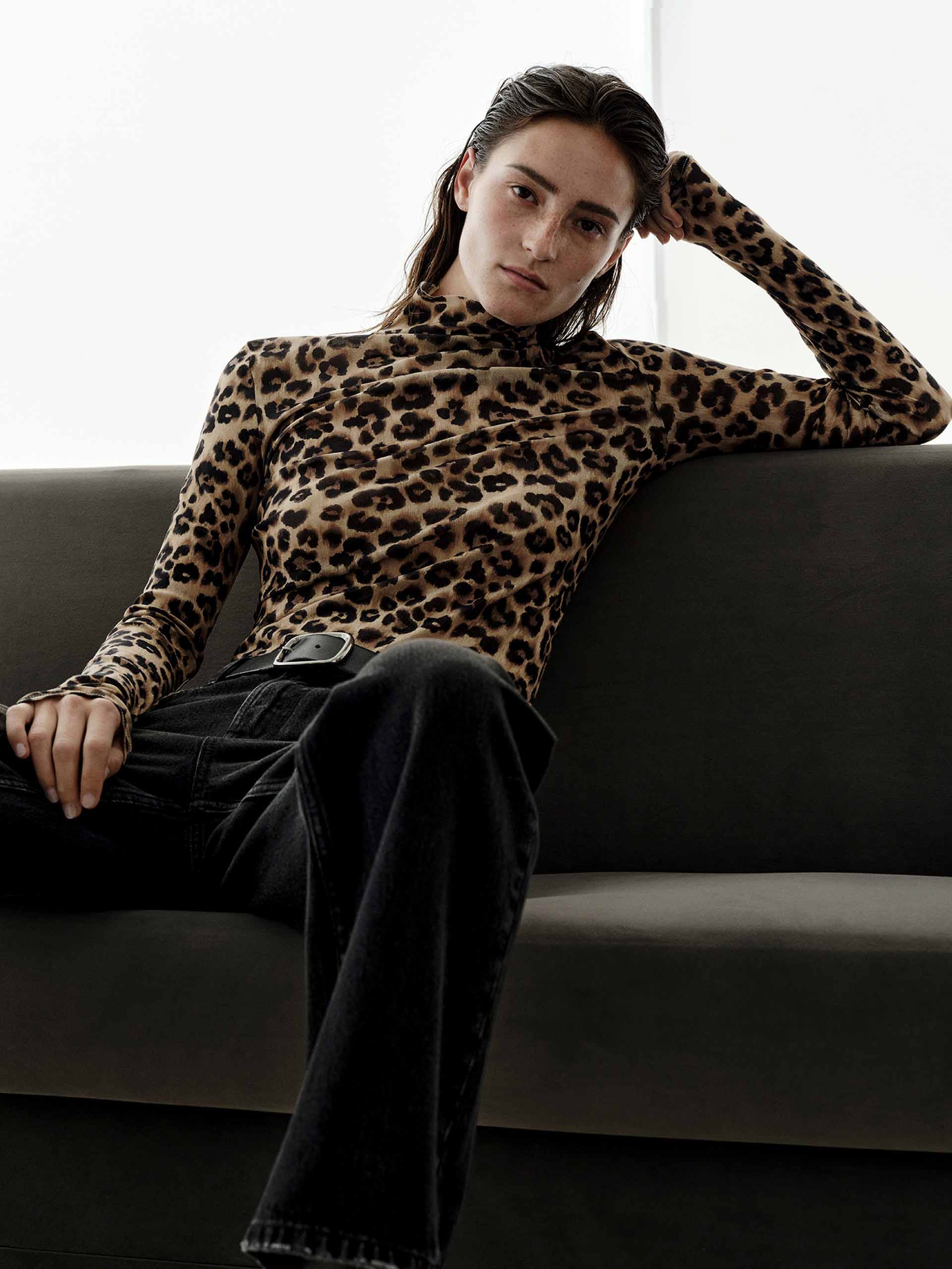 MO&Co. Women's Leopard Print Fitted Blouse