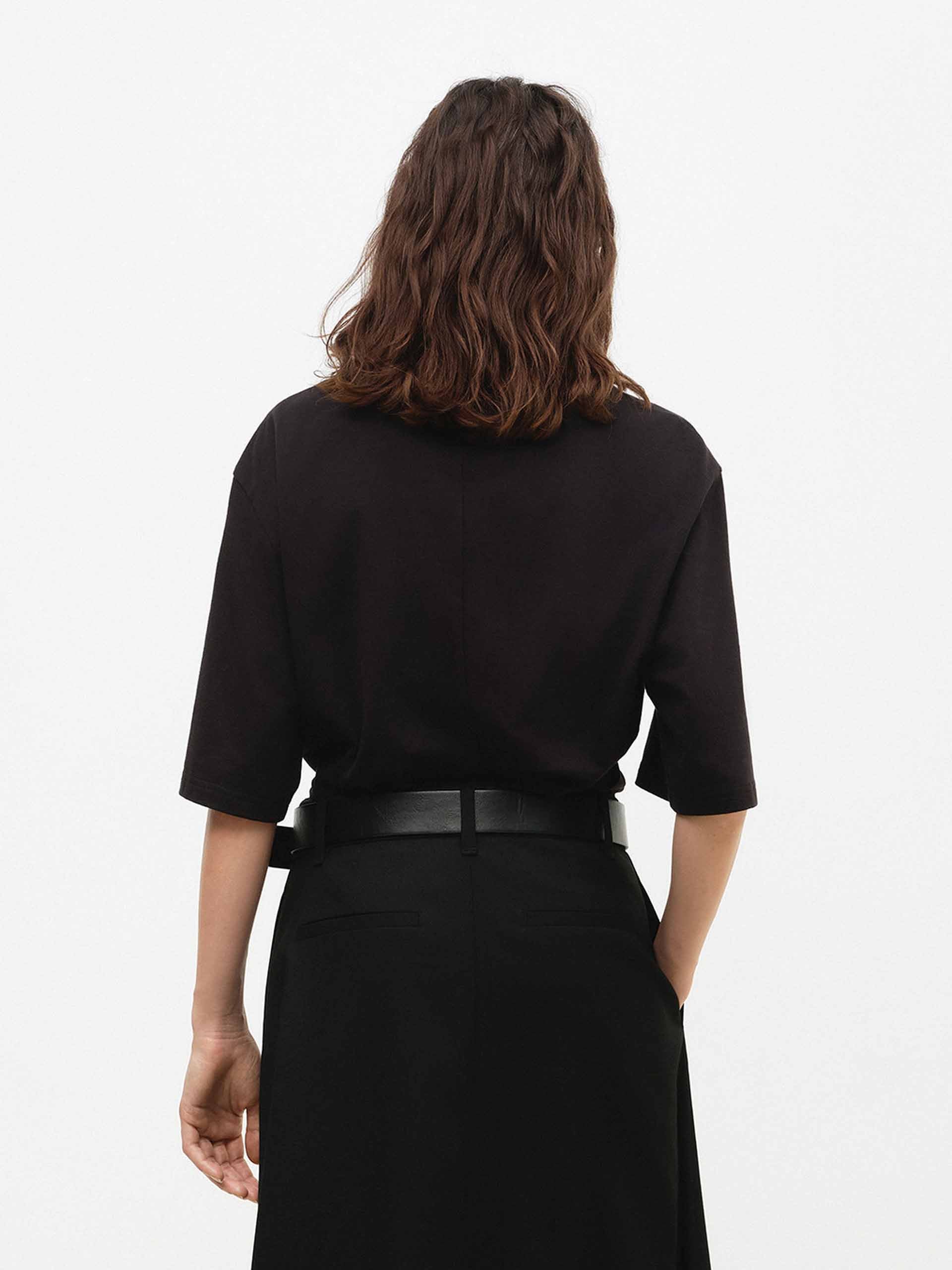 MO&Co. Fitted Cotton Blend Tee with Side Waist Pleat in Black