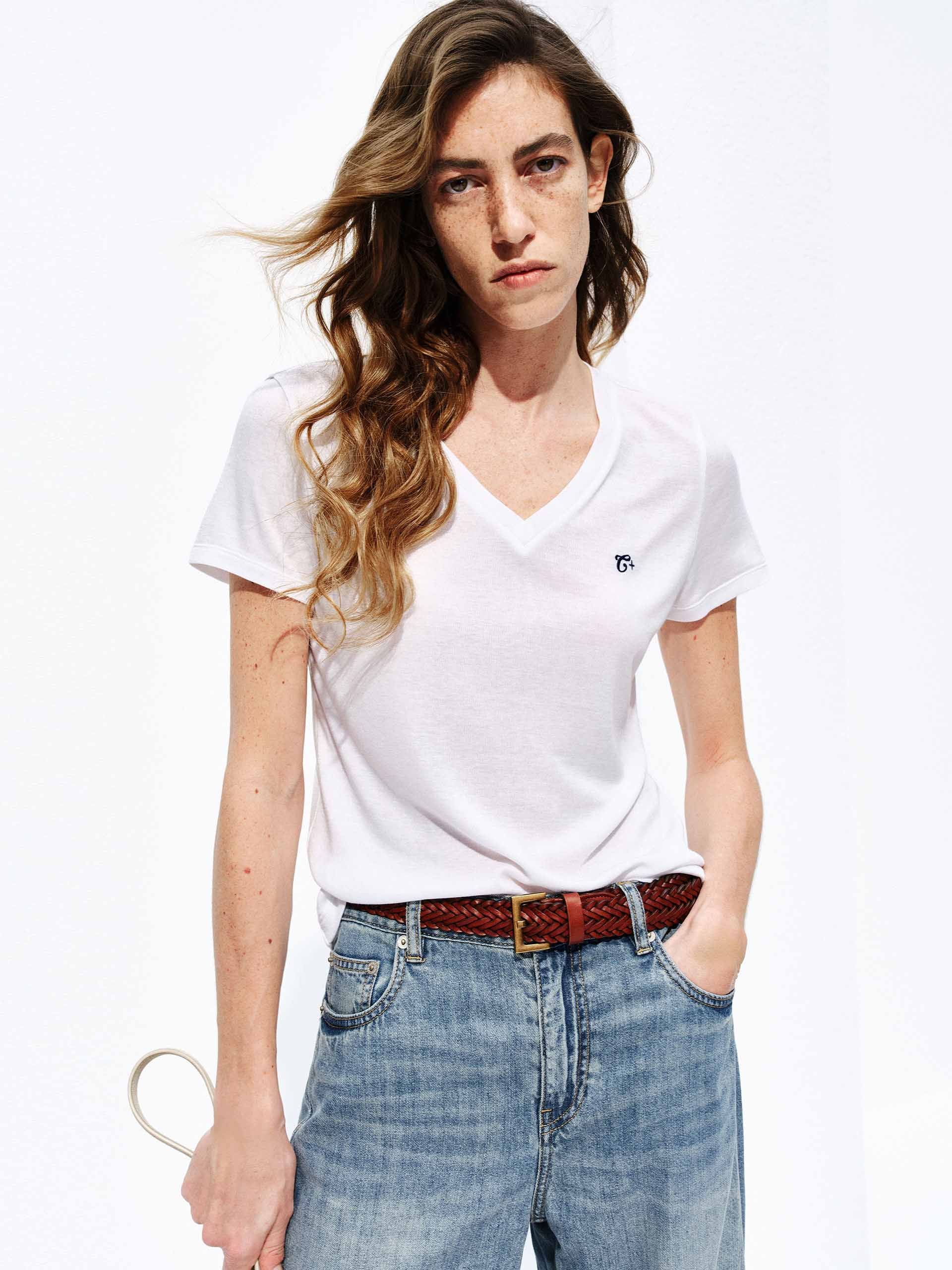 【Moco 】MEDI LLICA WHT NS TEE MO&Co. Women's Front Logo Cotton T-shirt