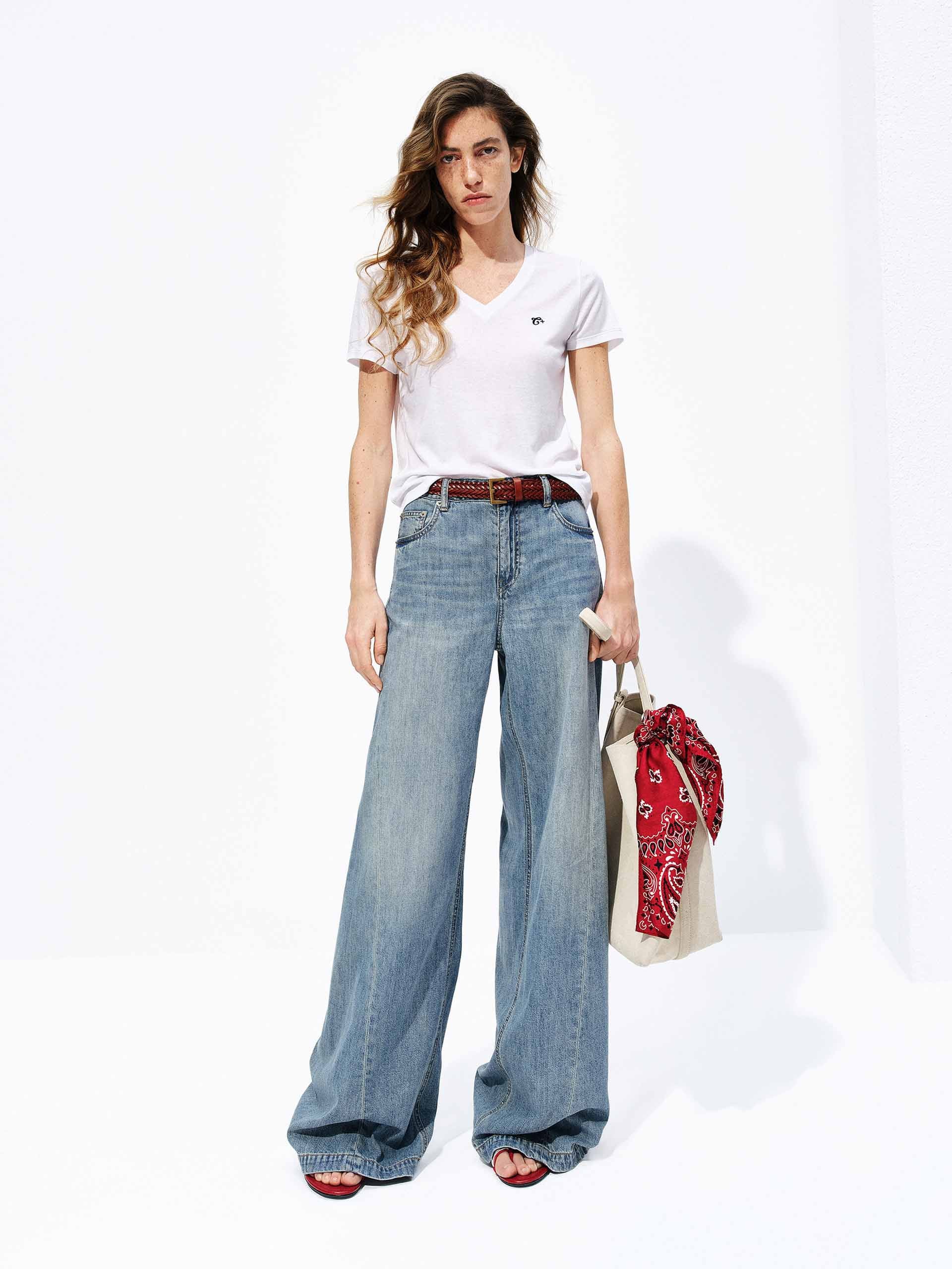 【Moco 】MEDI LLICA WHT NS TEE MO&Co. Women's Front Logo Cotton T-shirt