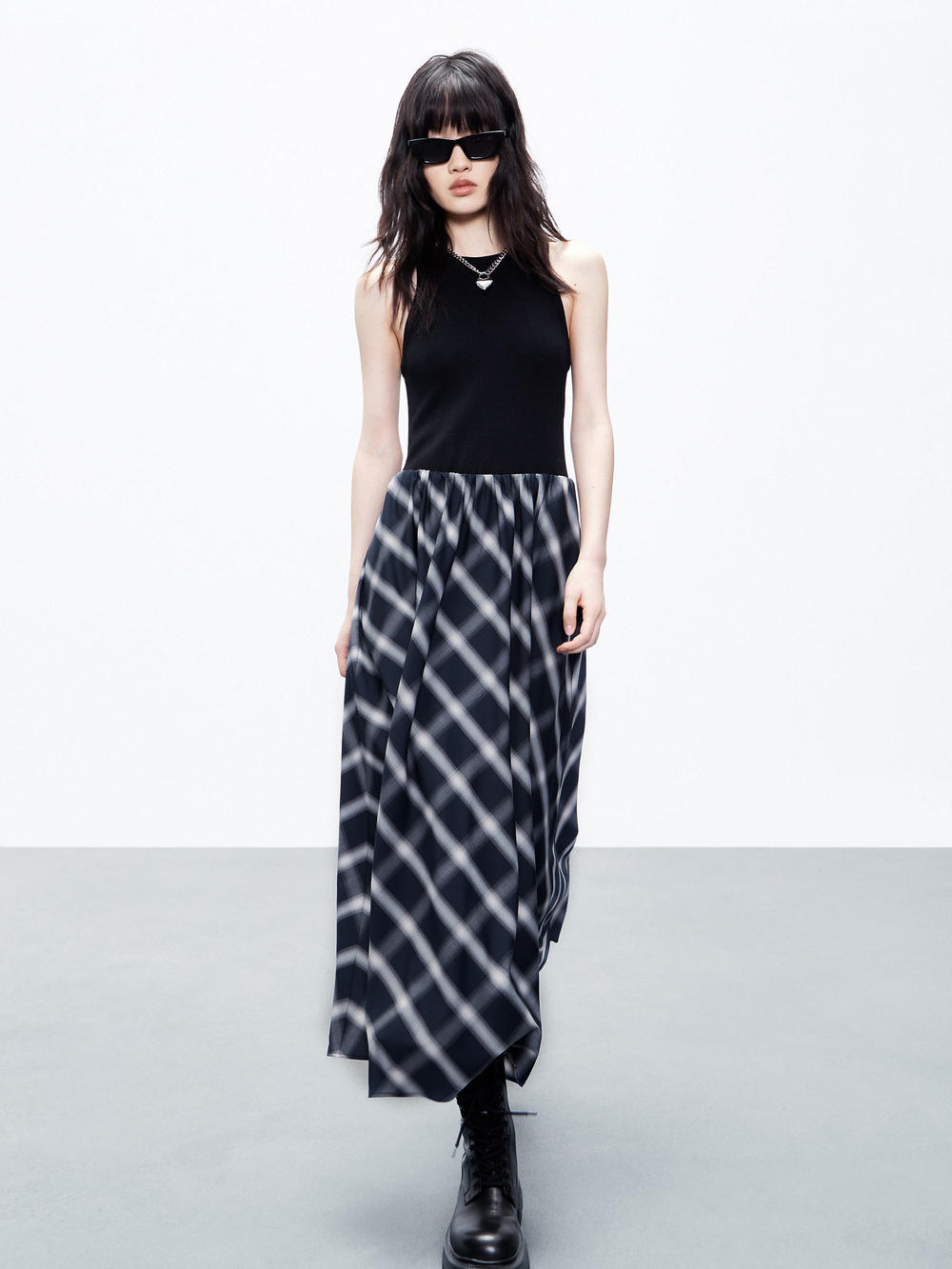 MO&Co. Women's Black Sleeveless Plaid Midi Dress