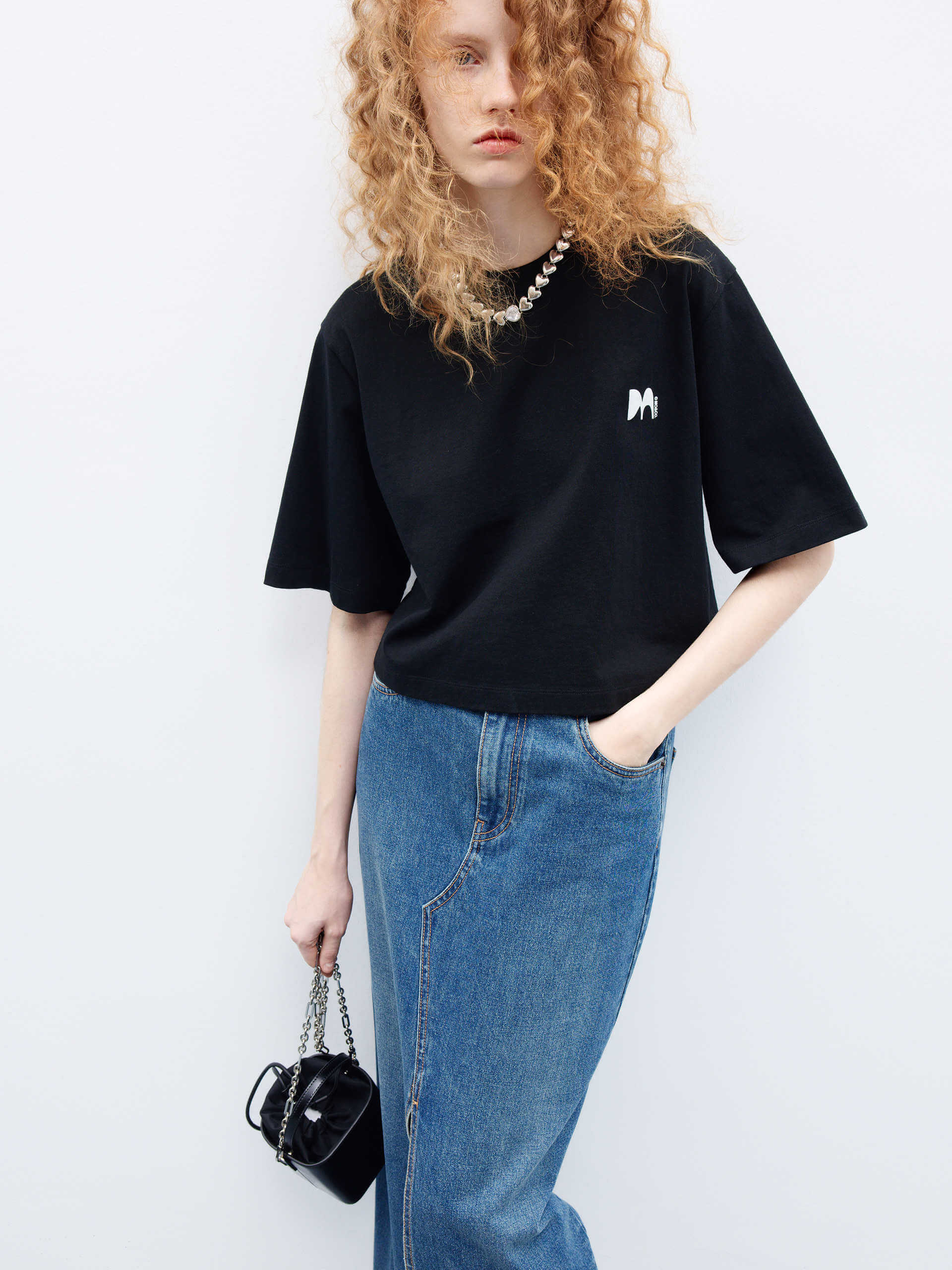 MO&Co. Women's Black Crew Neck Crop Boxy Cotton T-shirt